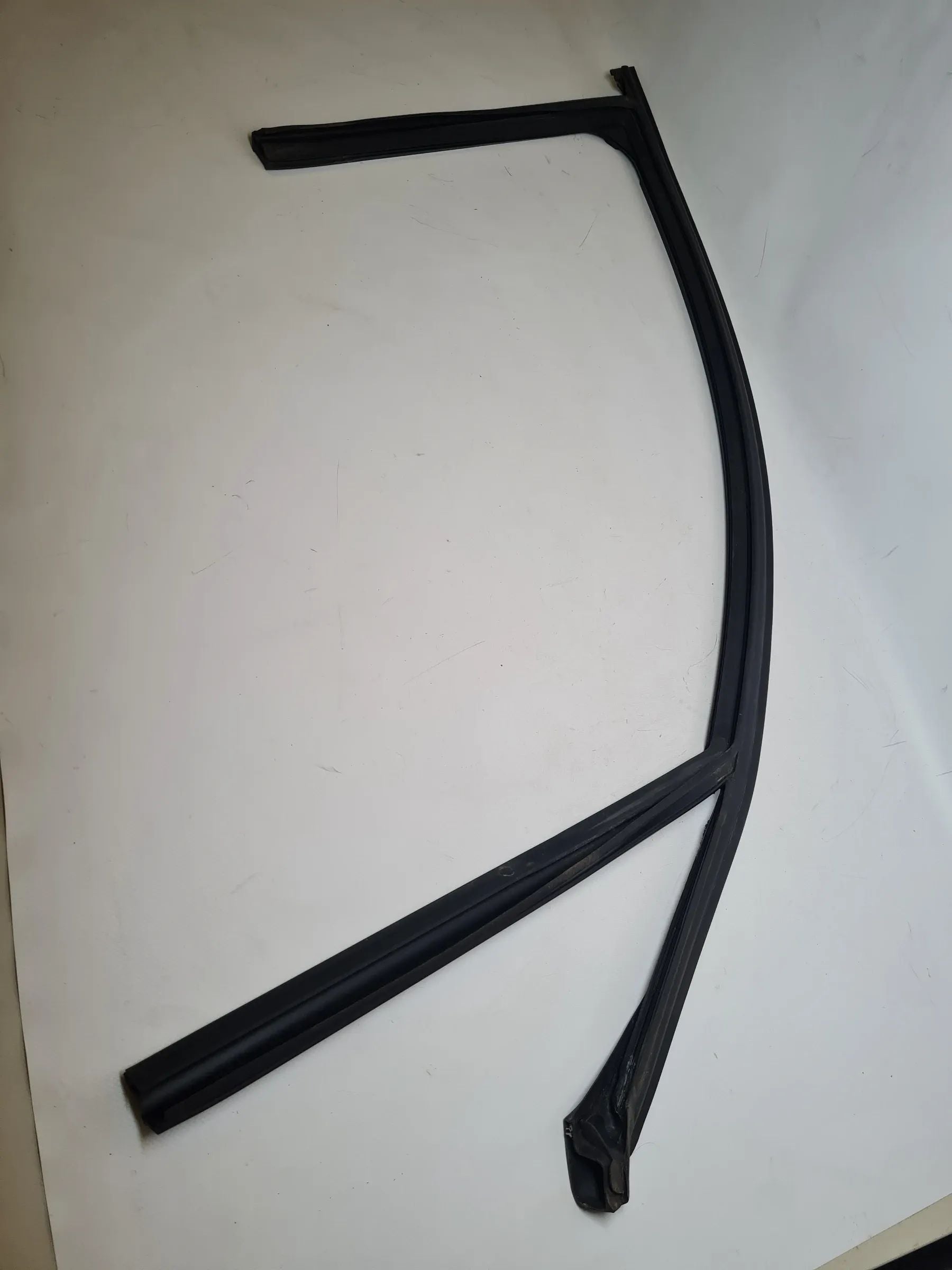 BMW 3er Touring E91 Fenster Dichtung Gummi Vorne Rechts 16850 Original