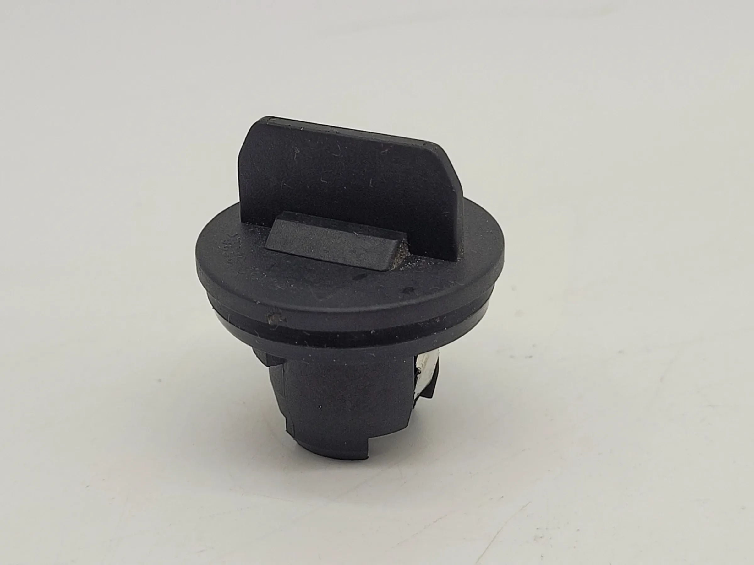 Original Audi Q3 (8UB/8UG) Lampenfassung Rücklicht L/R (8U0945095/6 C)