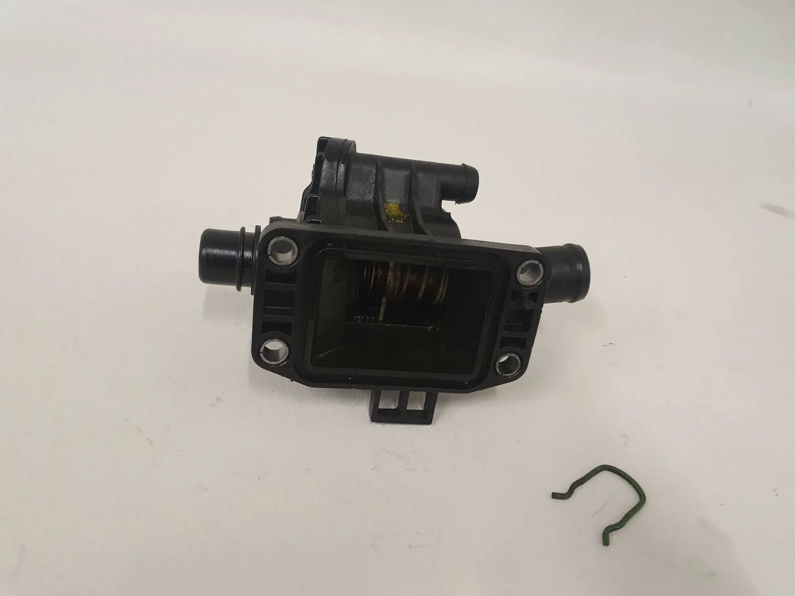 フォード フォーカスII 1.6 TDCI 純正サーモスタットハウジング 9647767180