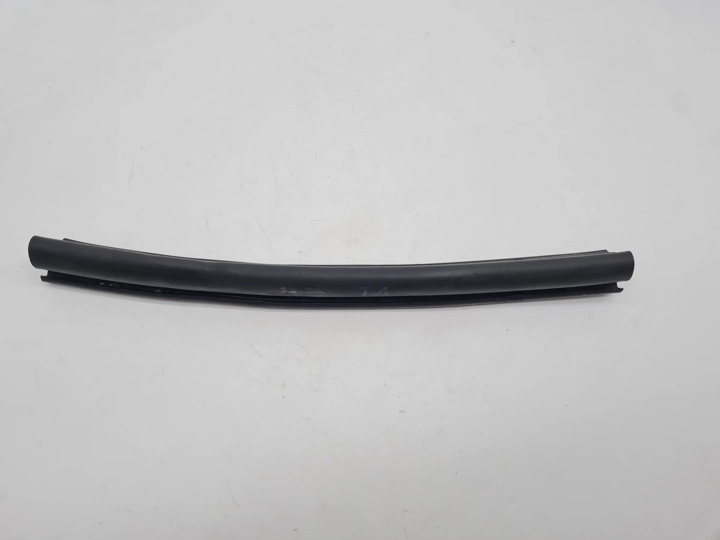 Original Audi A6 (4B2/4B4) Dichtung Gummi Links Vorne Seite