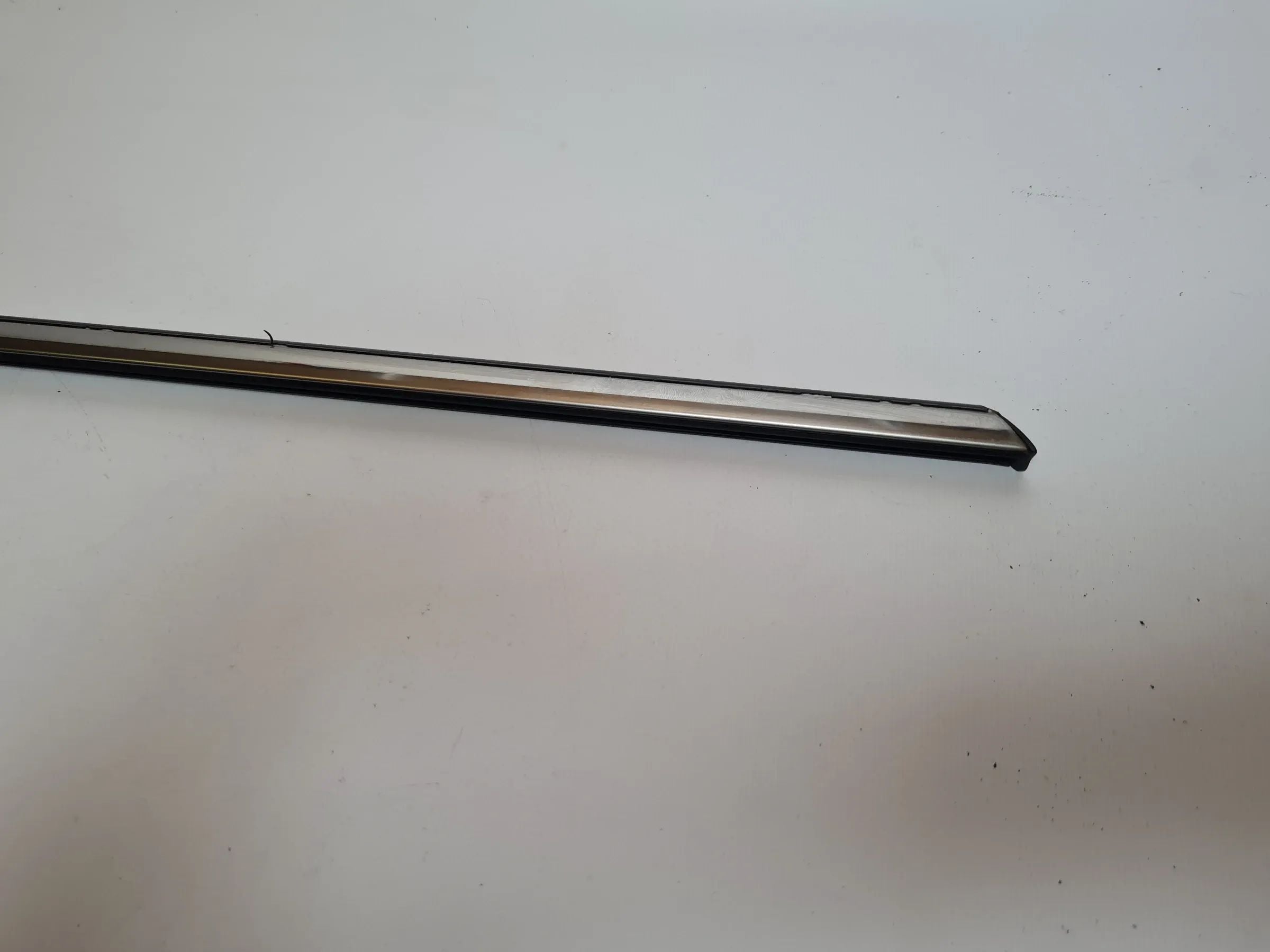 Mini One (R50/R53) Türleiste Zierleiste Rechts (an 7039866) (Original)