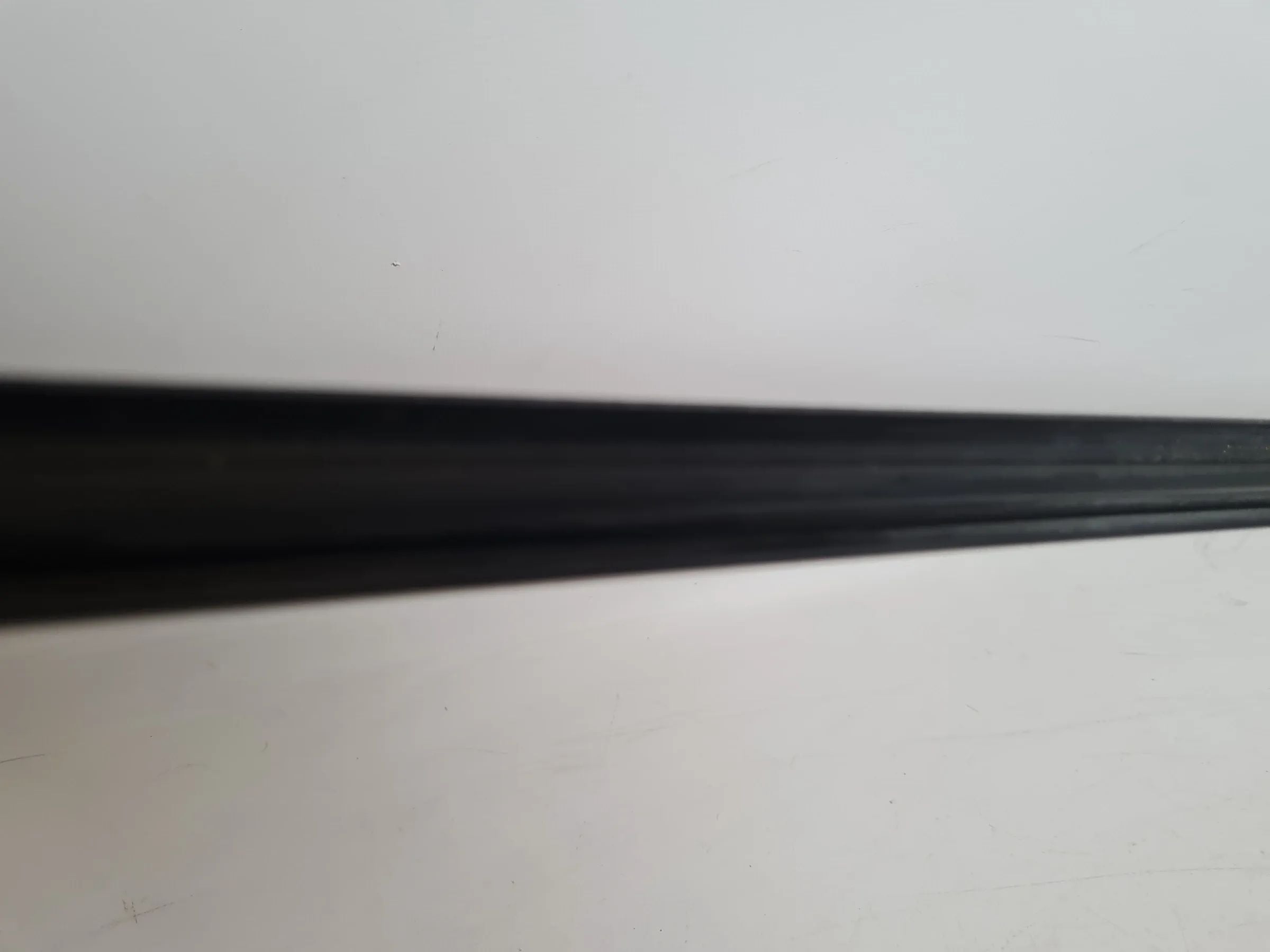 Original Mercedes C-Klasse (CL203) Fensterschachtleiste Dichtung L/R