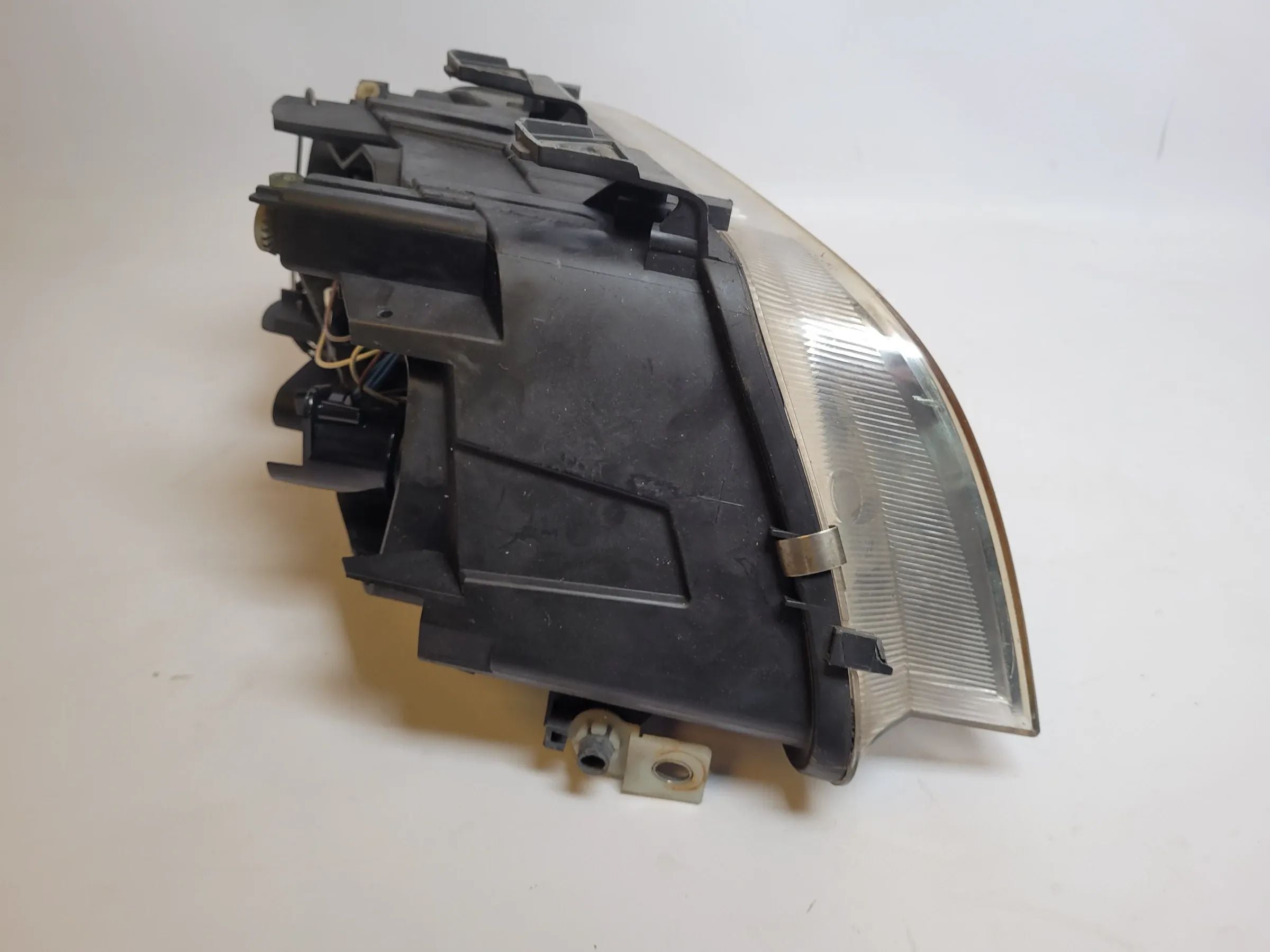 Audi A6 (4B) Scheinwerfer/Frontleuchte Xenon Links 15591300 Original