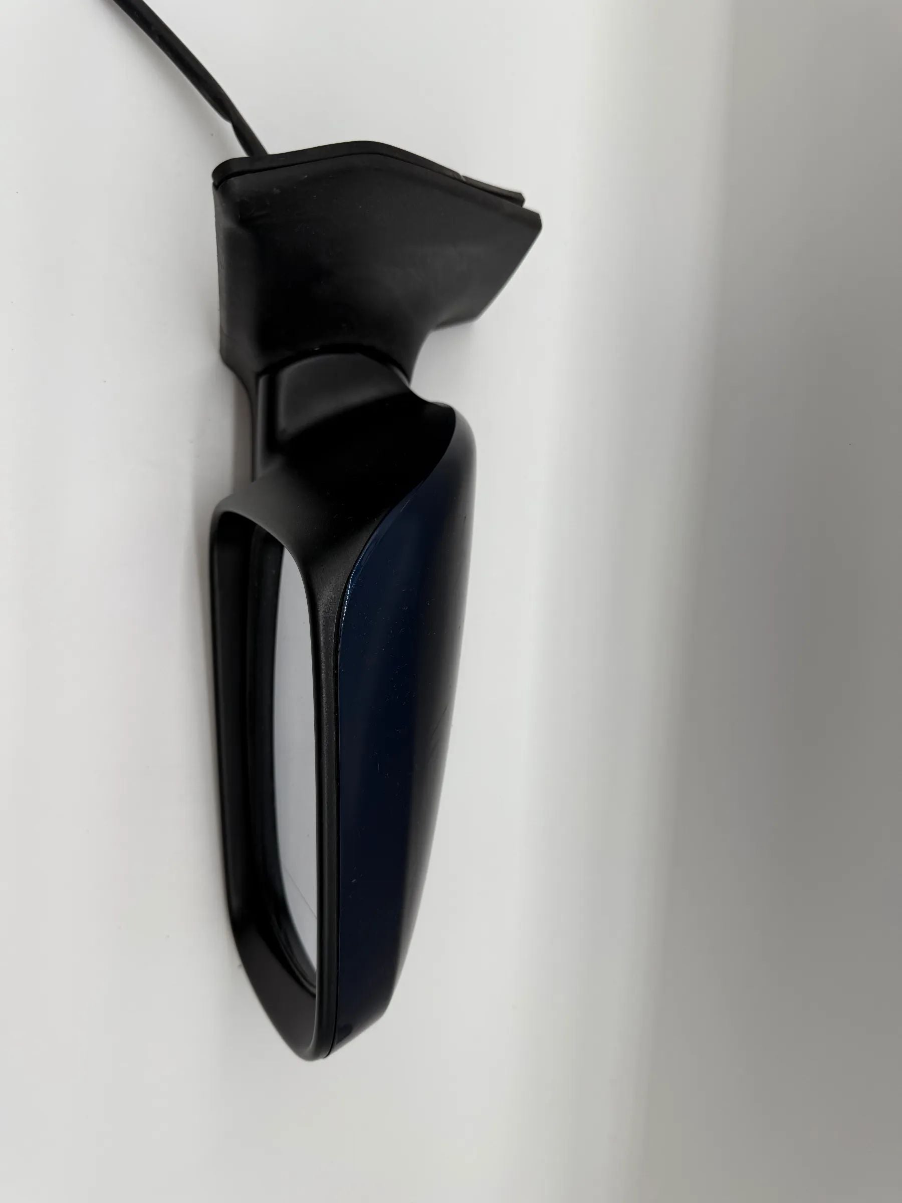 Toyota Avensis Right exterior mirror electric BLUE E11025829 