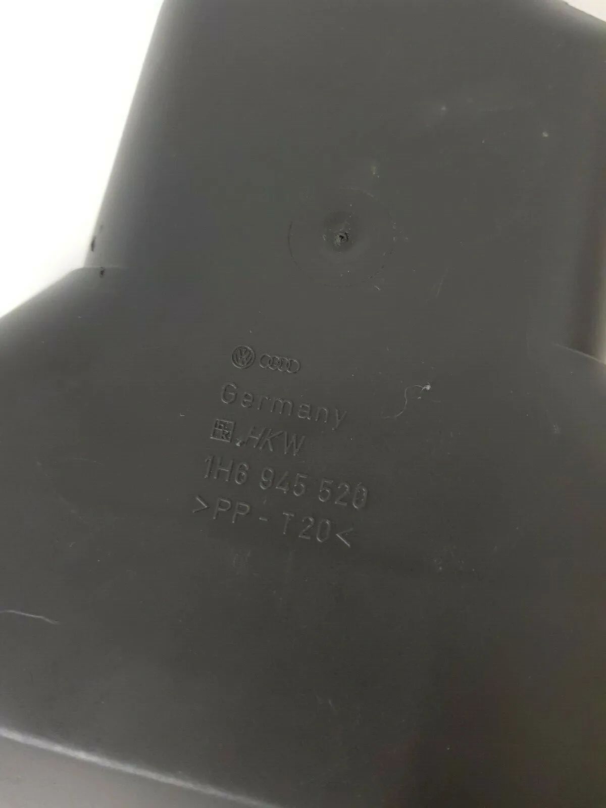 1H6945520 VW Golf 3  Rückleuchten Lampenträger Abdeckung  original