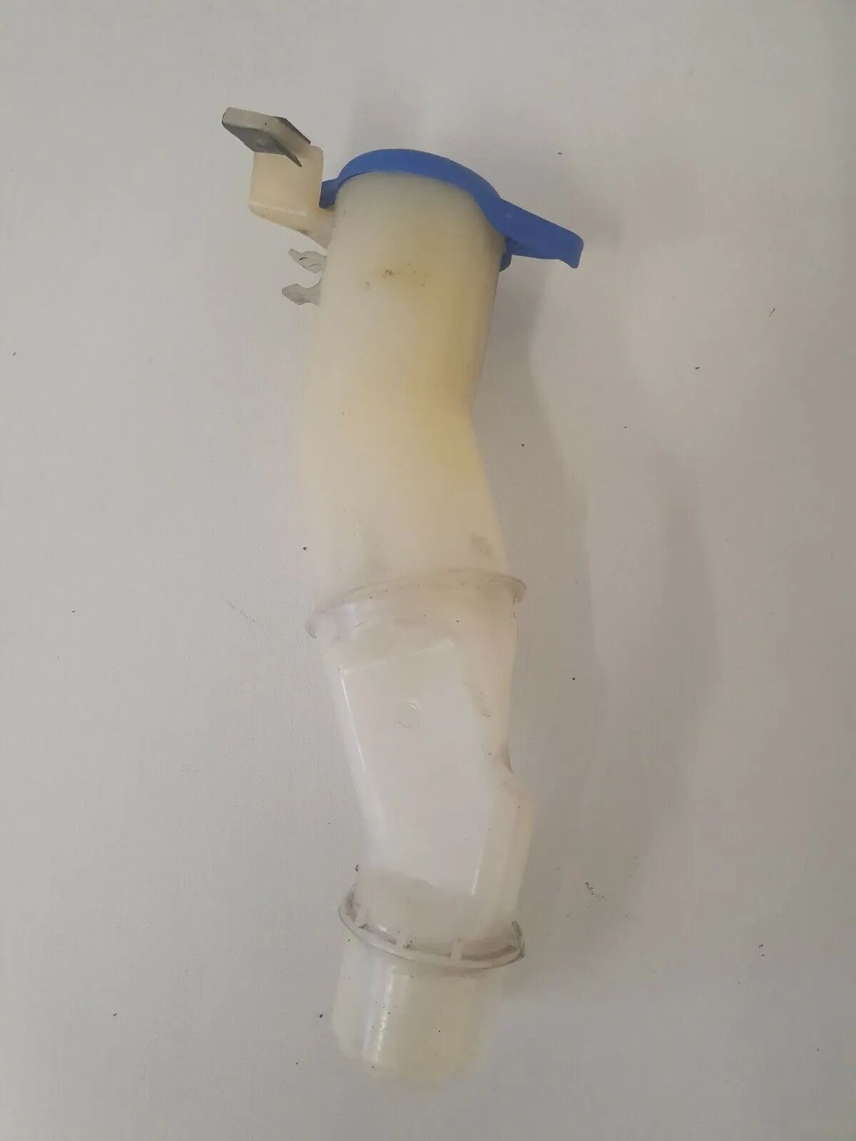 Original Volvo S60 2.4 D5 washer fluid filler neck for water tank 9178568 