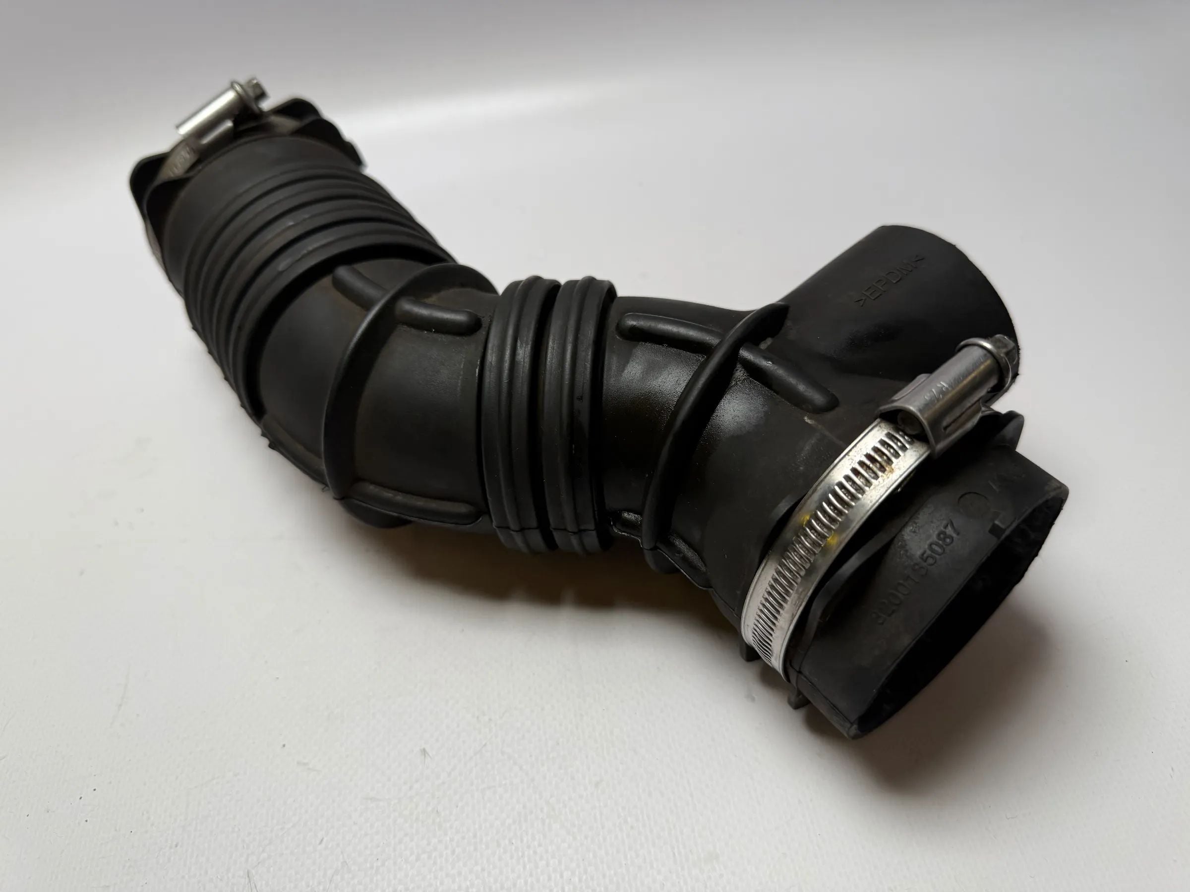 Original RENAULT Megane air intake hose 8200185087