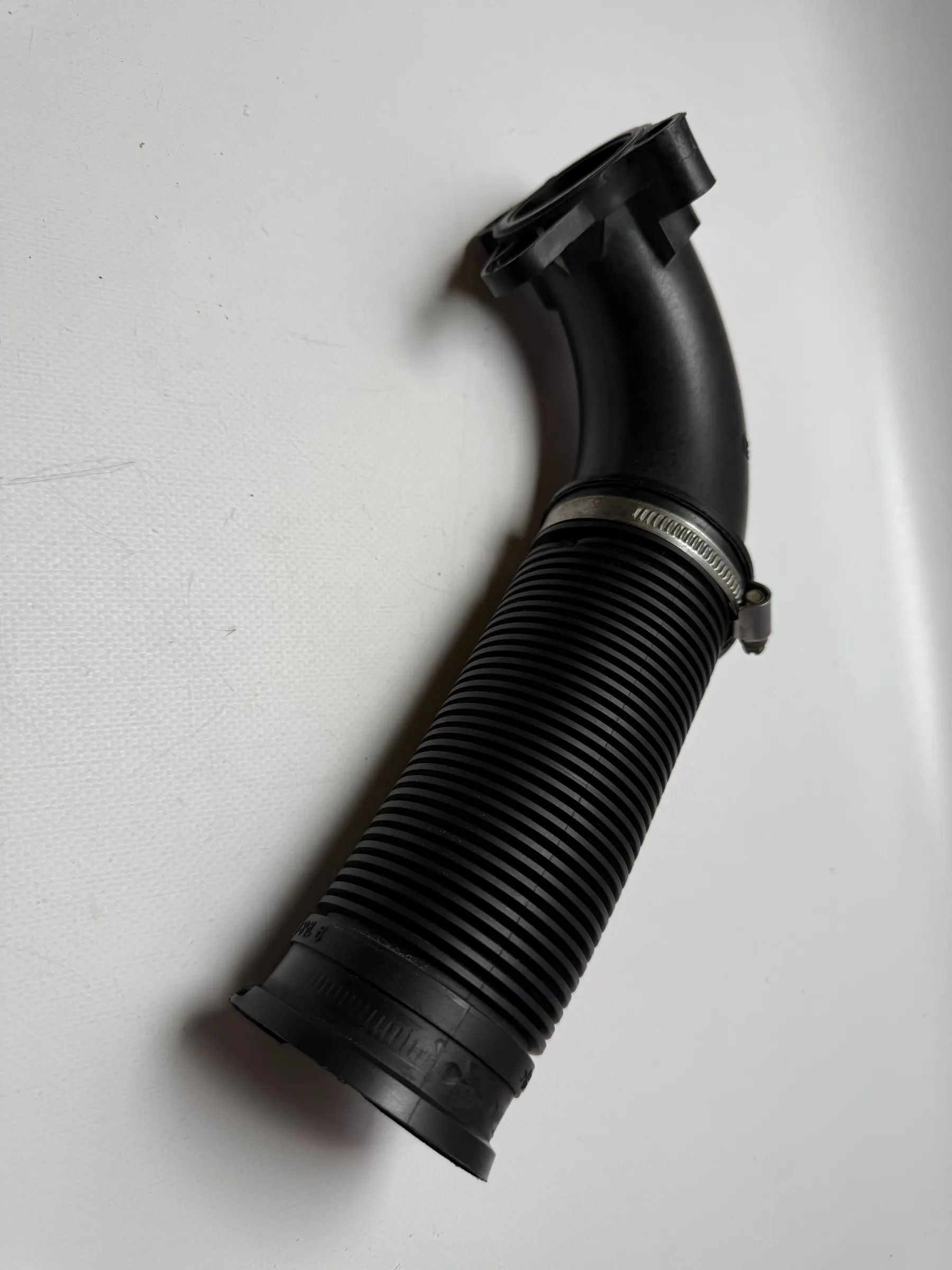 Original Opel Agila GM pipe air mass meter FT0023935 / 9158459 
