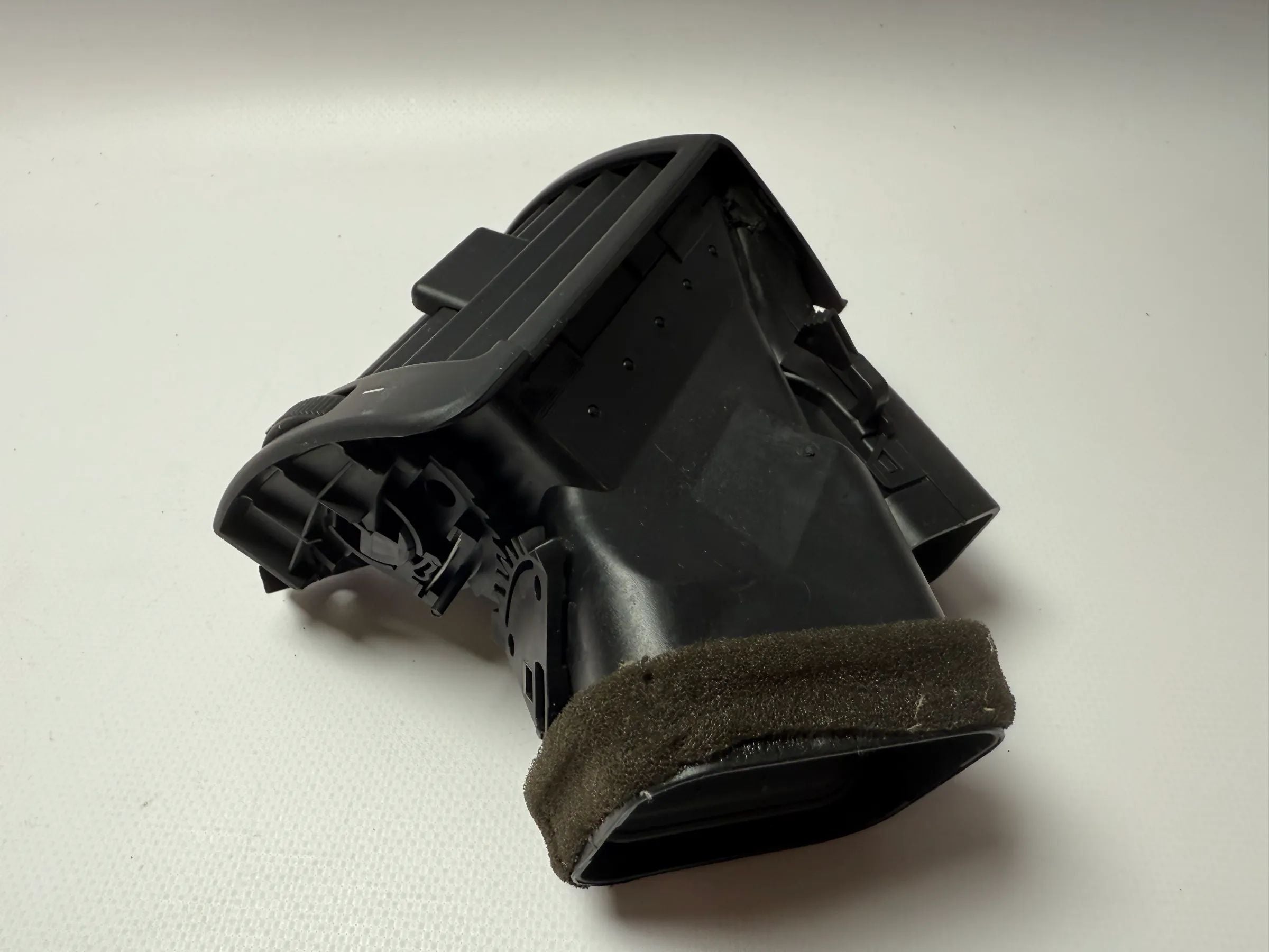 Оригинальная левая воздушная заслонка свежего воздуха BMW 3 серии E46 64.22-8 361 897