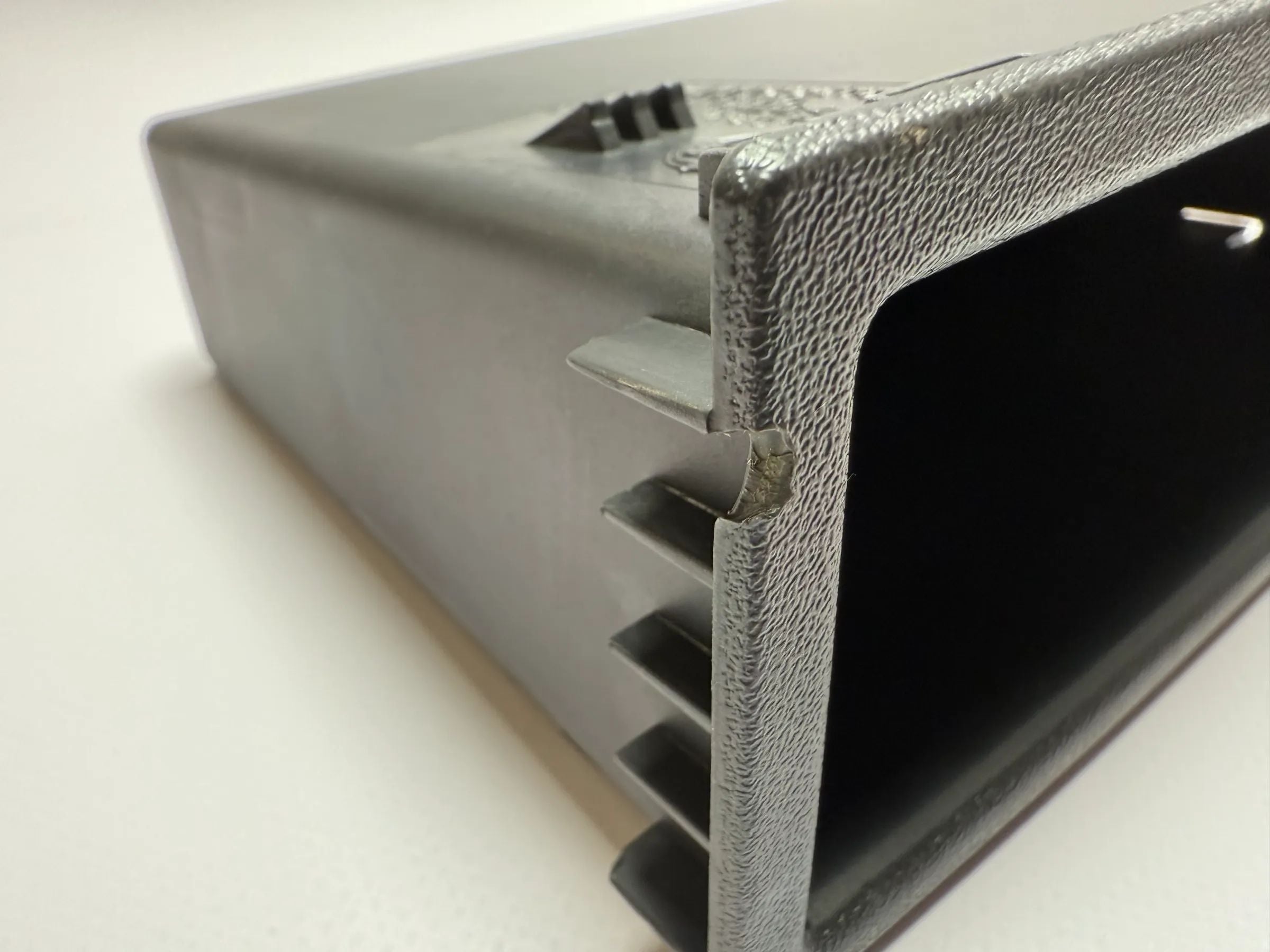 Orijinal Fiat Ducato Merkezi Saklama Gözlüğü 7354469140 / 1310020070