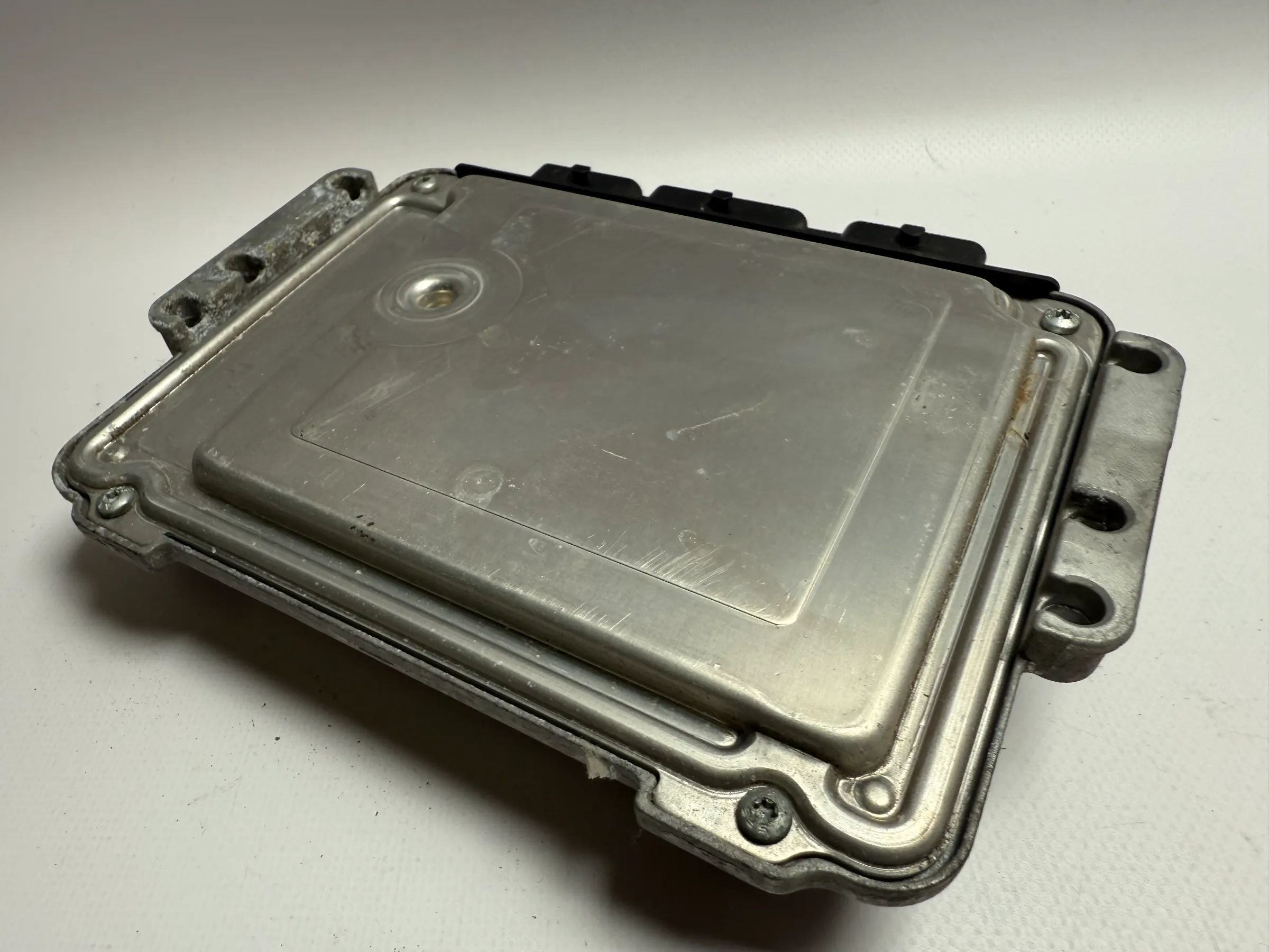 Original Renault Megane Scenic 1.9 DCI Boîtier de Gestion Moteur 8200527725 / 0281012589