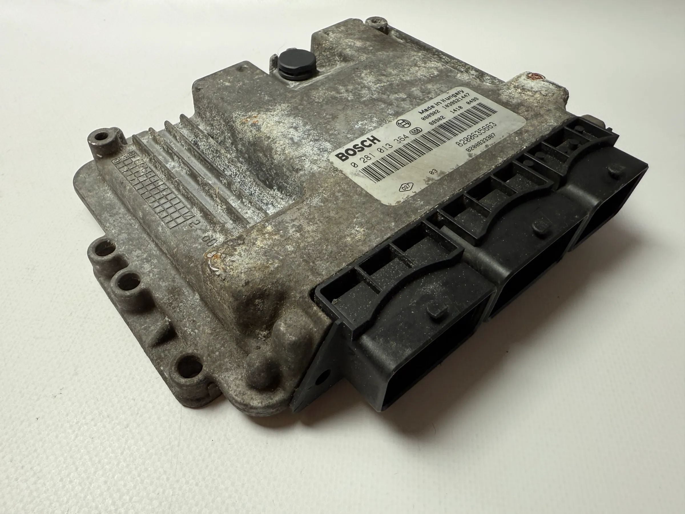 Original Renault Master / Trafic Engine Control Unit ECU 8200635663 / 0281013364 