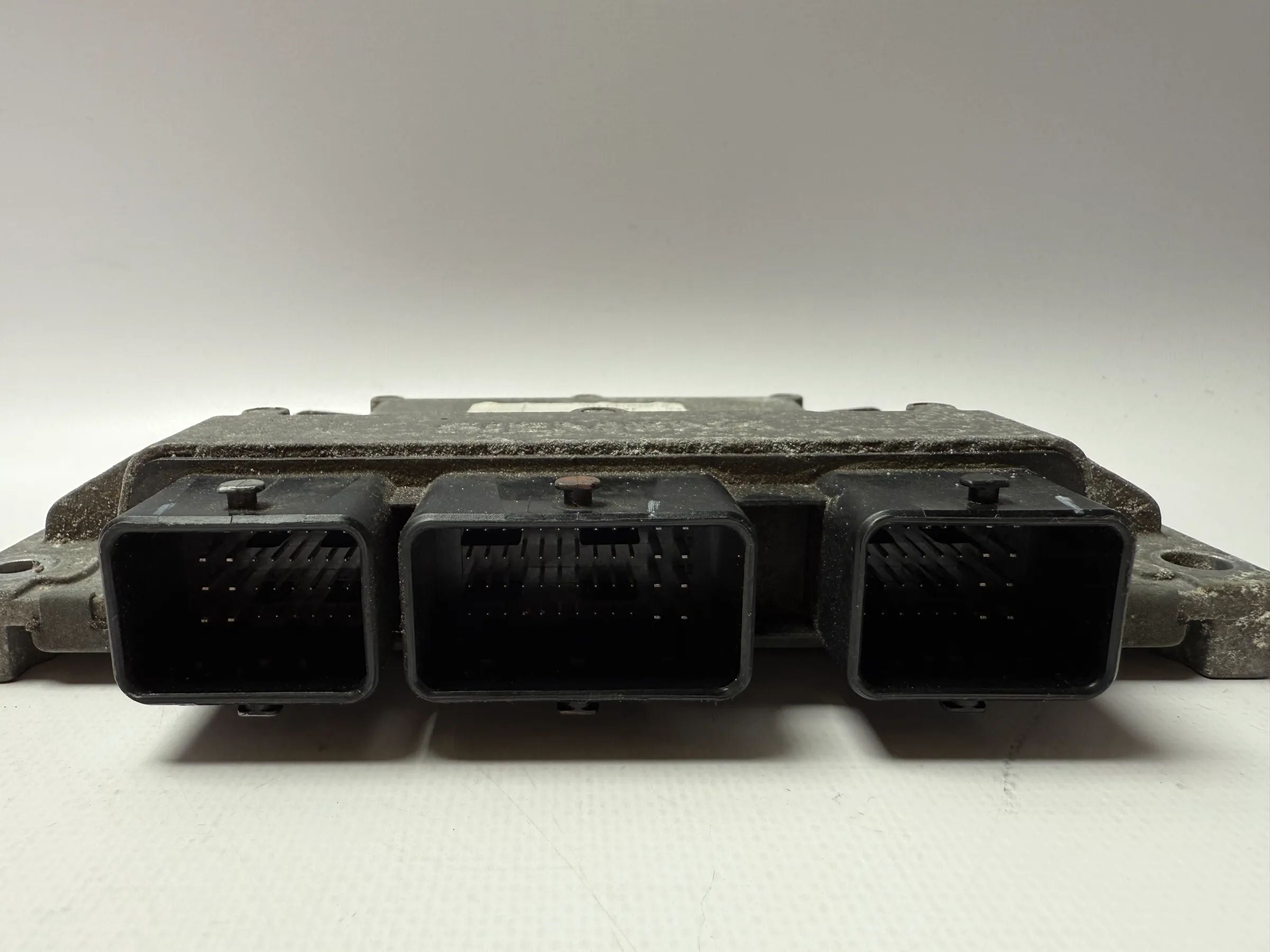 Original Renault Kangoo 1.2 Engine Control Unit ECU 8200415633 / S120201212B 