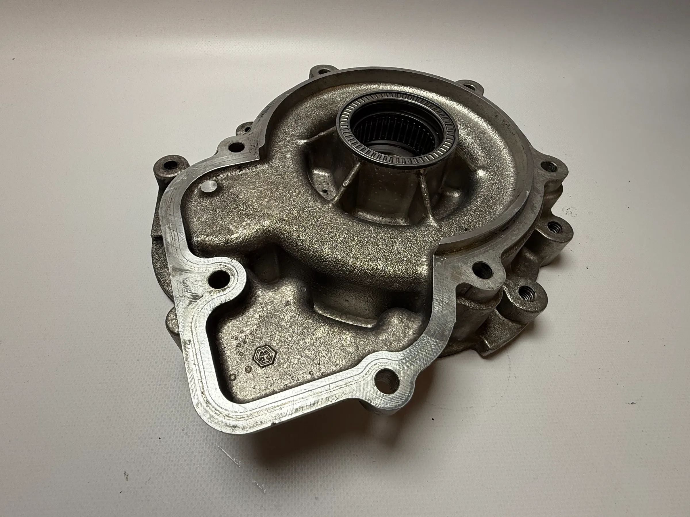 Oryginalna obudowa skrzyni biegów BMW X5 E53 3.0i 235 KM GM 96023814