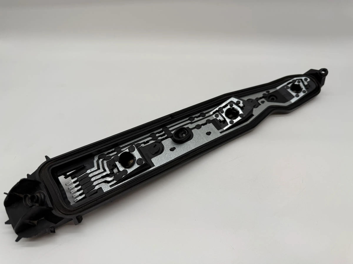 อะไหล่แท้ Opel Corsa C ไฟท้าย ด้านซ้าย พร้อมขายึด Valeo 09114336