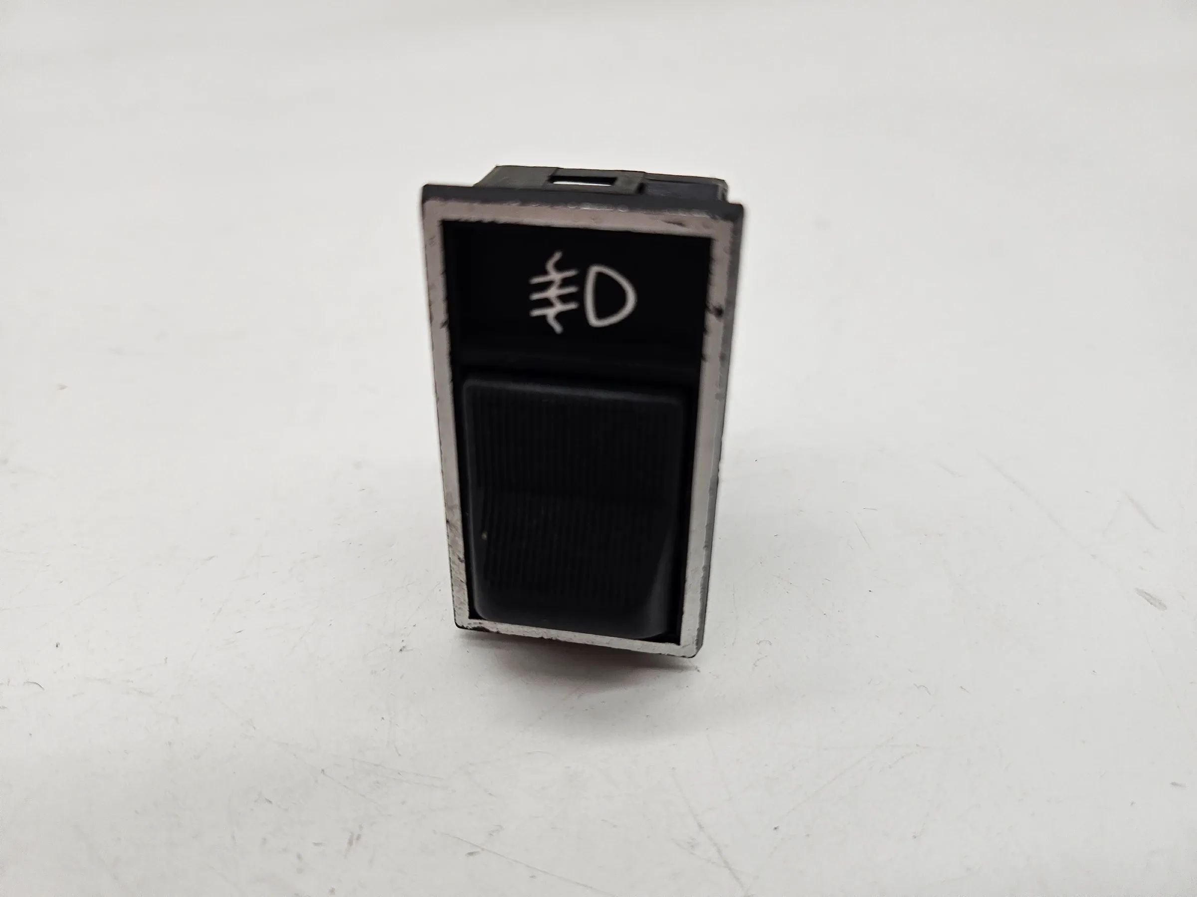 Оригинальная задняя противотуманная лампа Opel Рекорд Е Монза 90044506