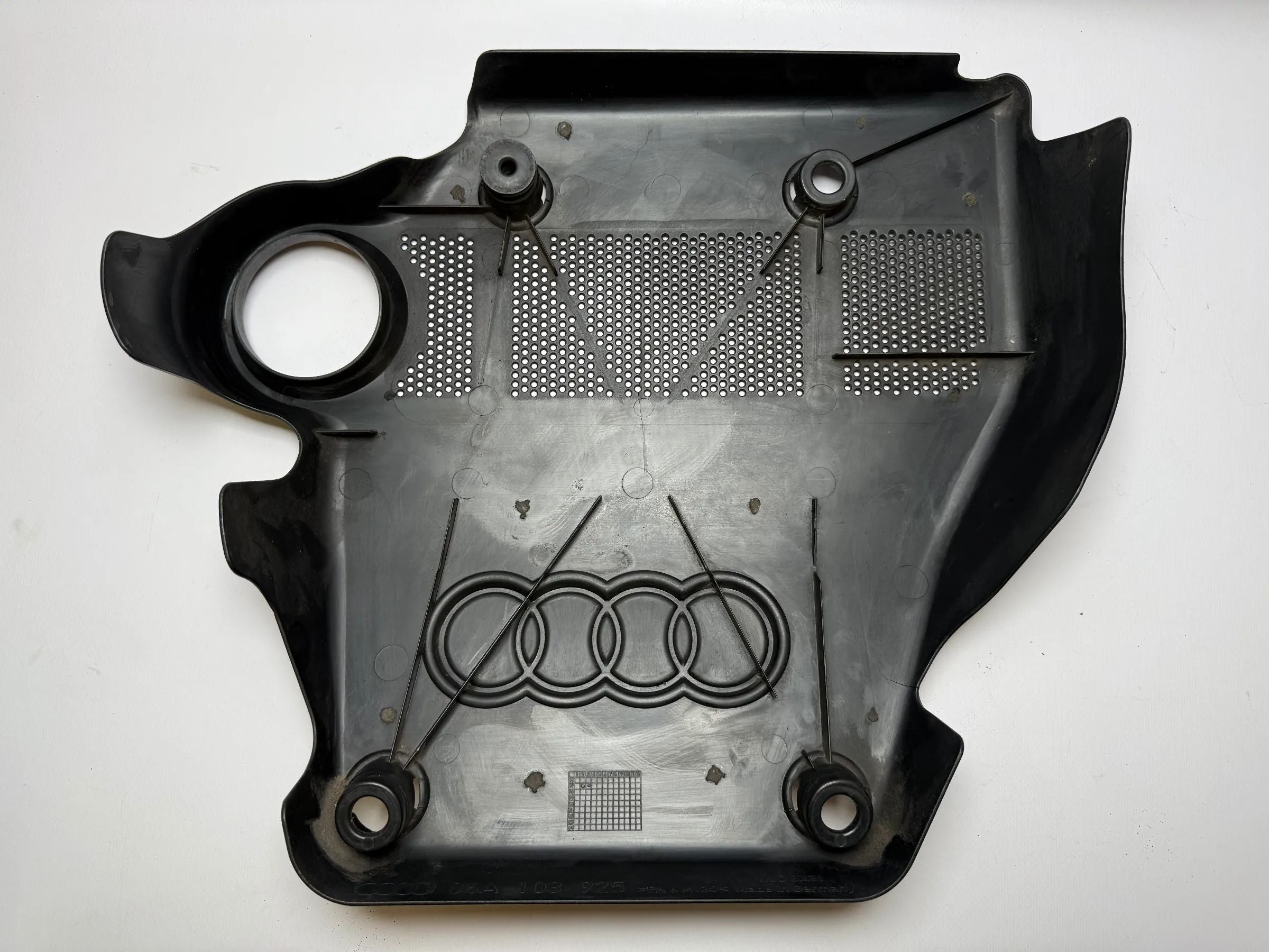 Original Audi A3 1.6 8L  Motorabdeckung  06A103925AR