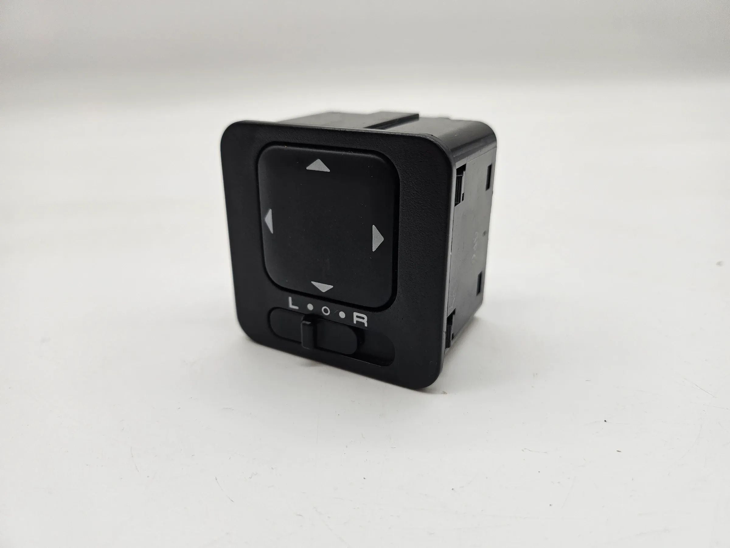 อะไหล่แท้ สวิตช์กระจกมองข้าง โตโยต้า DEMIO (DW) 1.5 16V