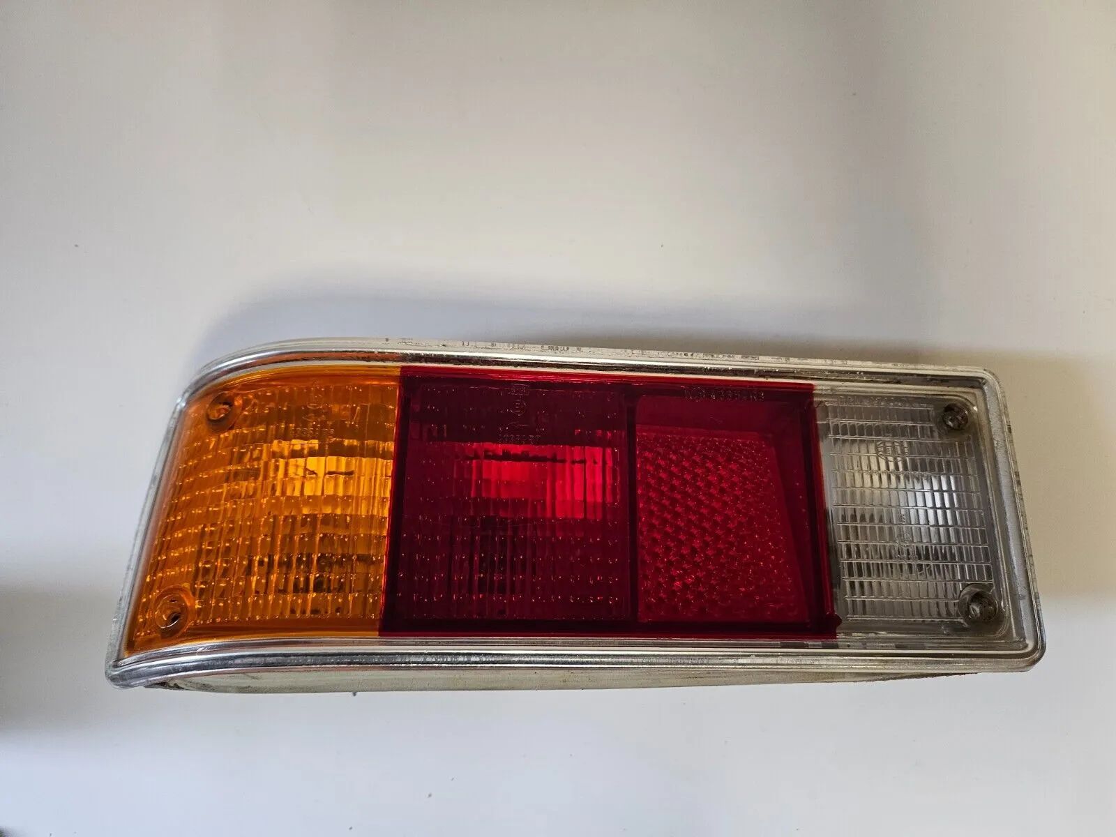 Feu arrière Hella Gauche Opel Rekord D 1977 à partir de janvier 1983 - DGM9725PR