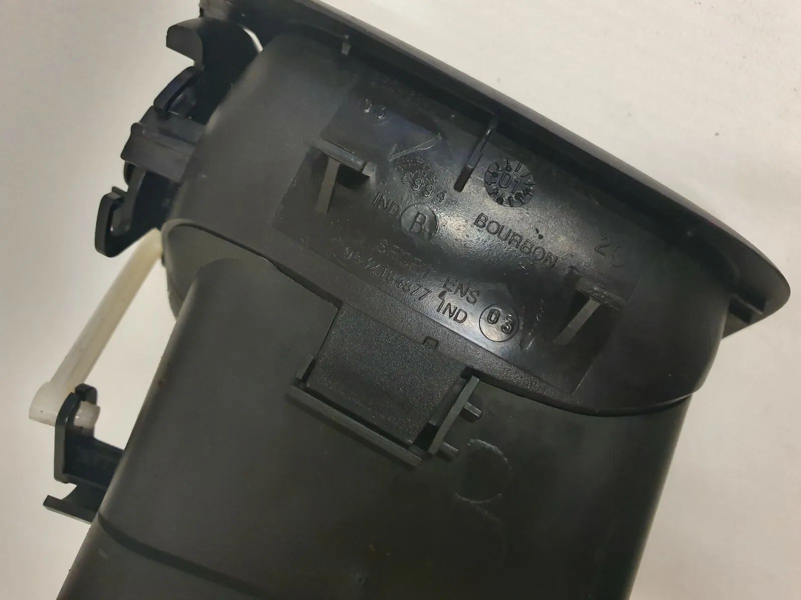 เปอโยต์ 206 CC (2D) 1.6 16V ช่องลมฝั่งซ้ายหน้า หมายเลข 9632184877 K12