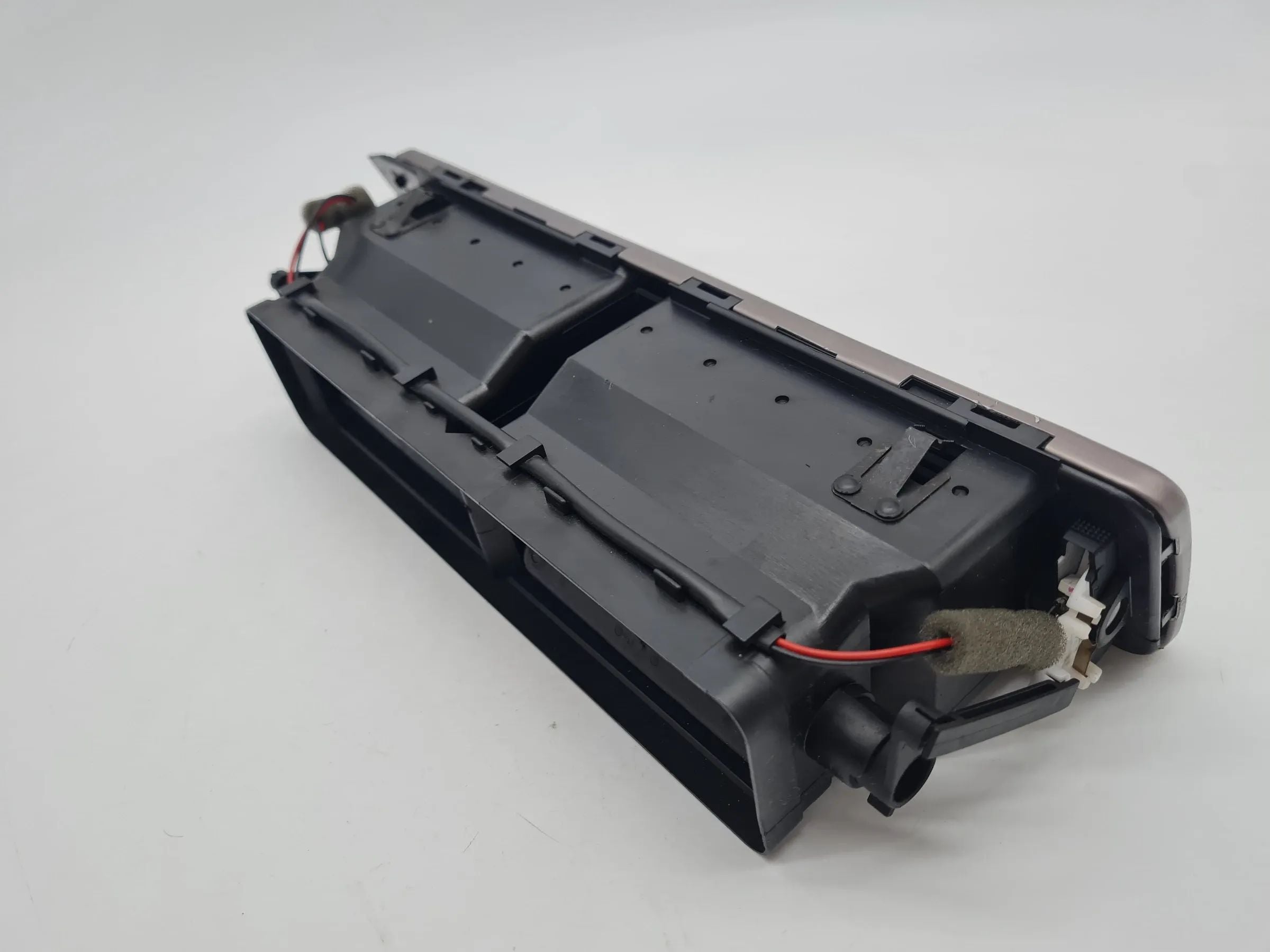 Original Audi A6 (4B2/4B4) Luftausströmer Luftdüse Mitte Vorne 4B1820951