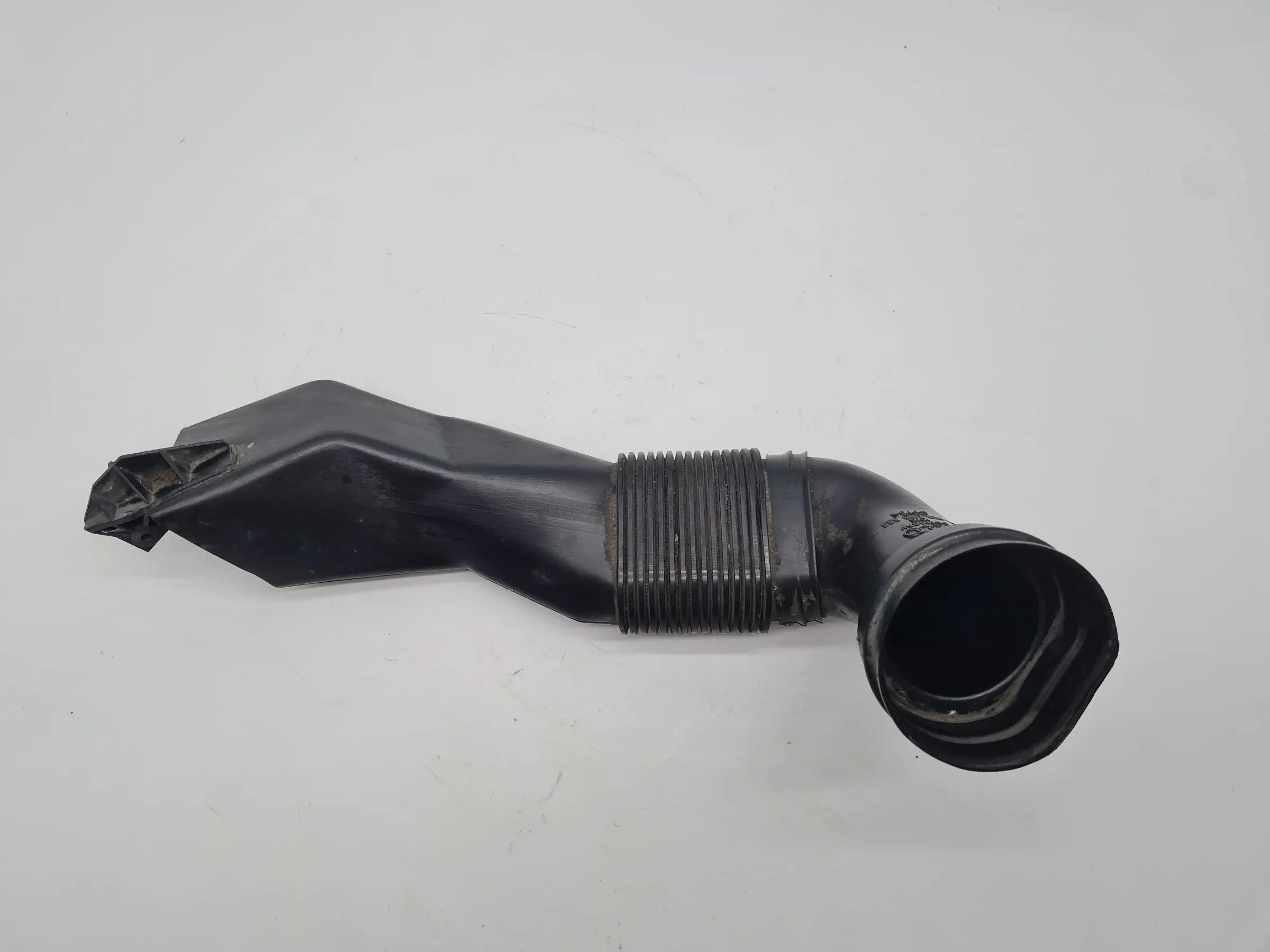 Original Audi A6 (4B2/4B4) V6 2.4 Ansaugschlauch Ansaugrohr Rohr 4B0903655