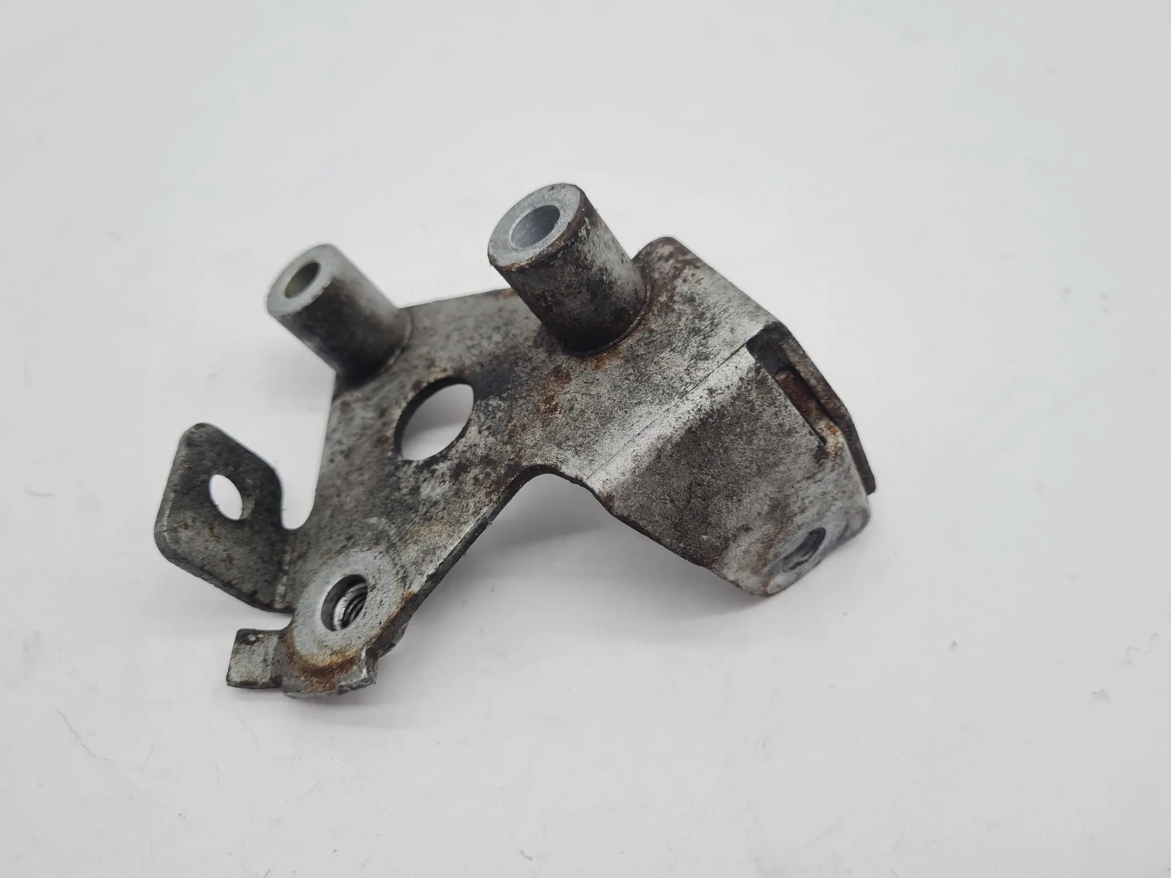 Original BMW 5er E60/E61 Halter Halterung Servopumpe 6766190