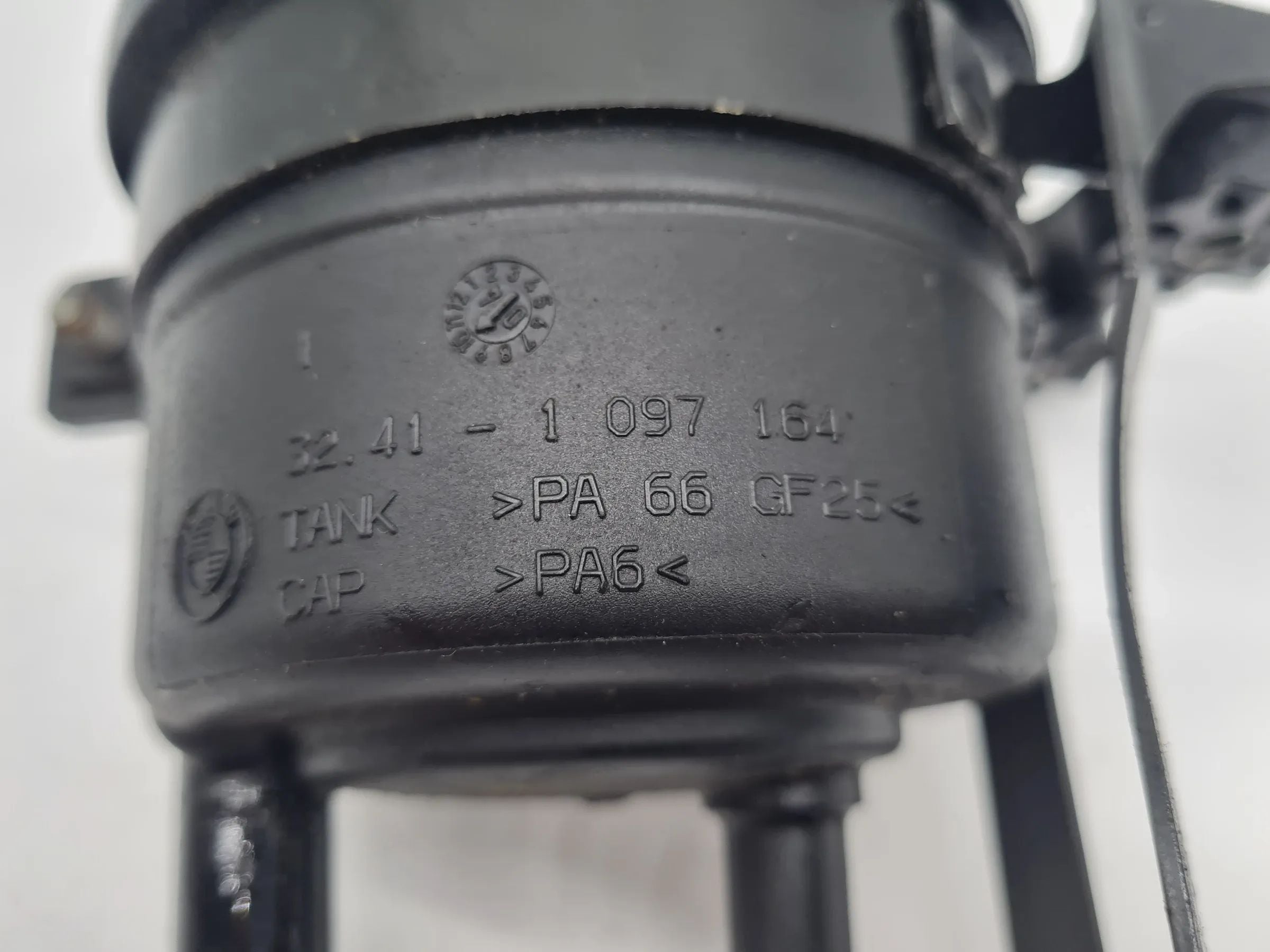 Original BMW 5er (E60/E61) Ausgleichsbehälter Servobehälter 32.41-1097154