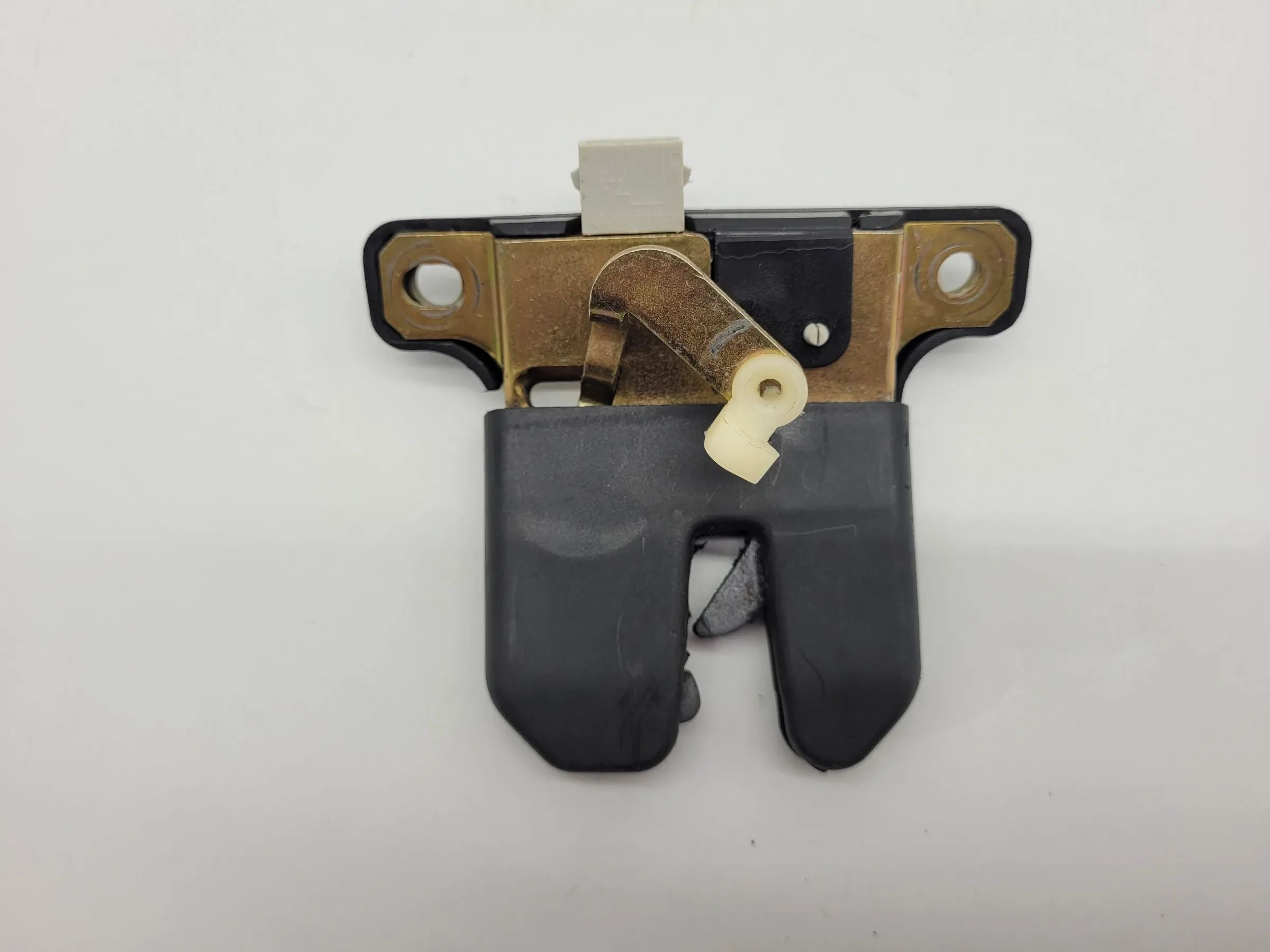 Original Audi A6 (4B2/4B4) Kofferraum Heckklappenschloss 8D5827505