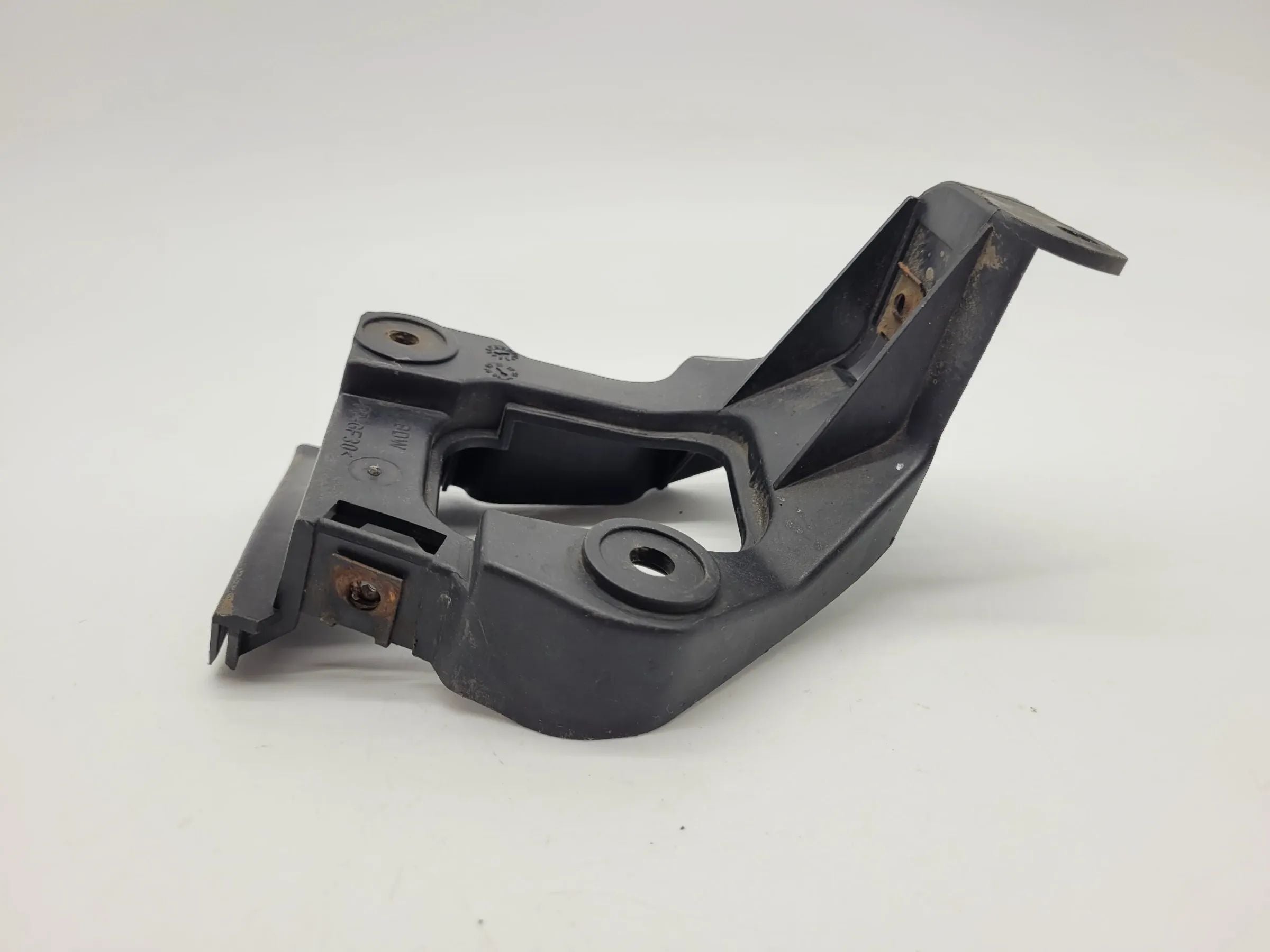 Original Audi A6 (4B2/4B4) Halter Seitenschweller Links 4B0853921A