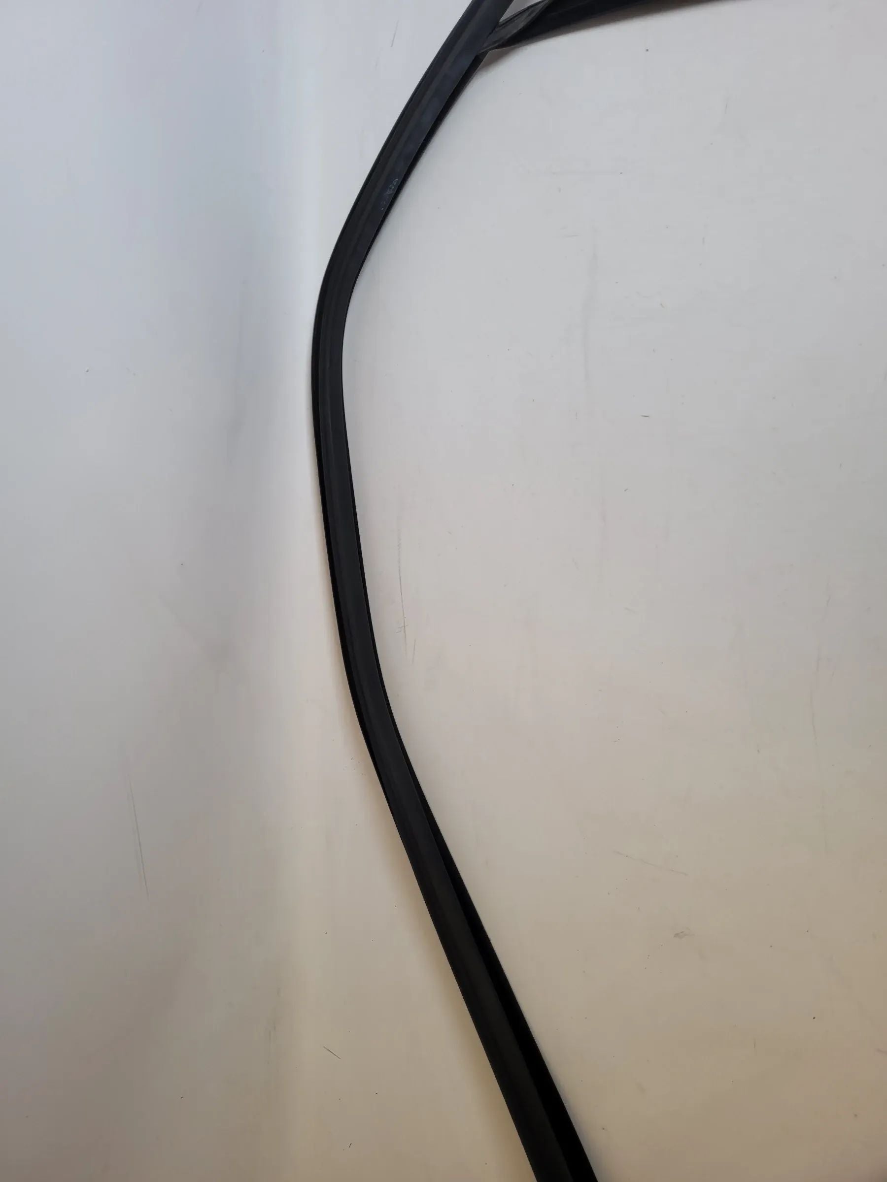 Original Audi A4 (8E/B6/B7) Tür Fenster Dichtung Rechts Vorne 8E0837440