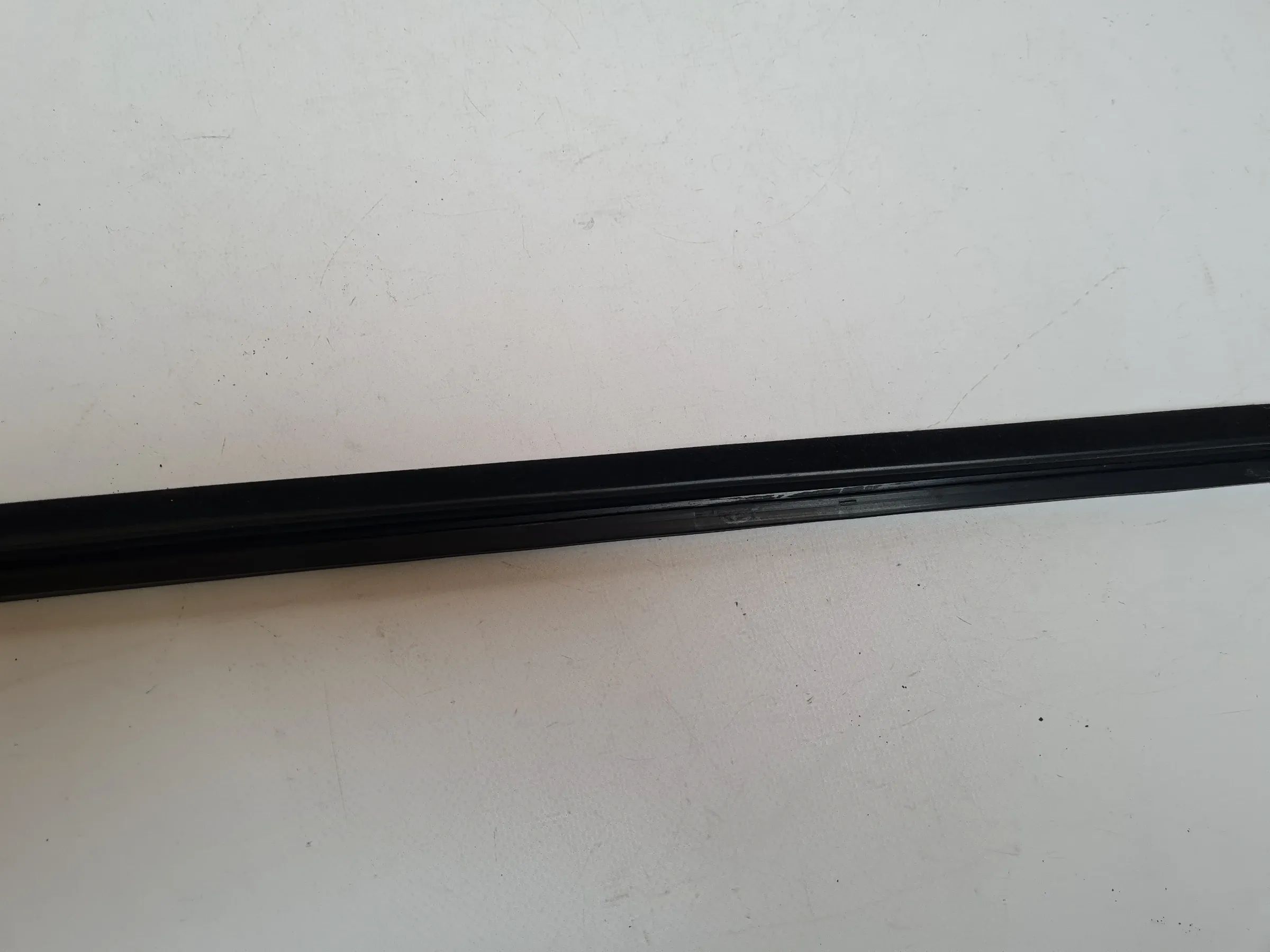 Original Audi A4 (8E/B6/B7) Tür Fenster Dichtung Leiste Links Hinten 8E0839479