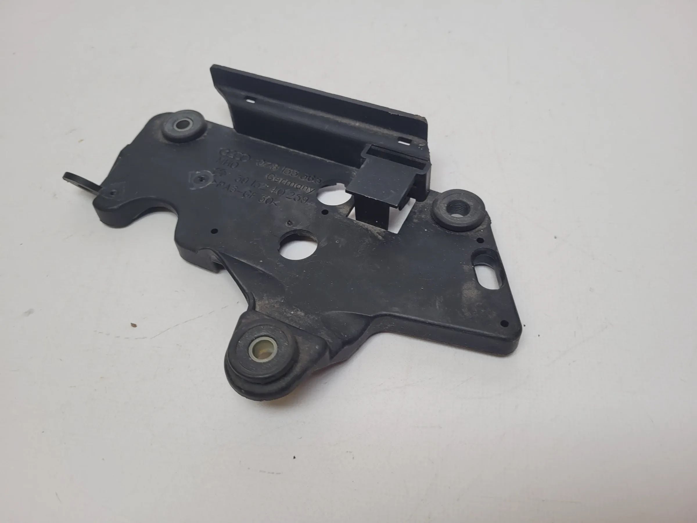 Original Audi A6 (4B2/4B4) Halteplatte Magnetventil 078133365