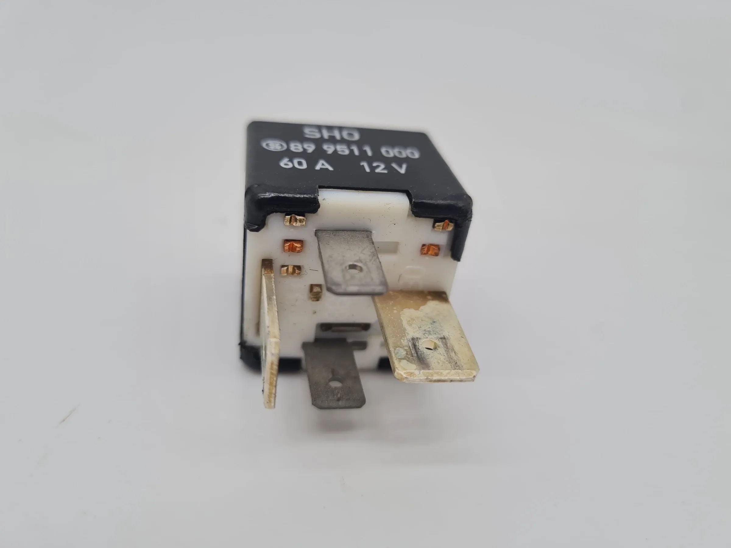 Original Audi A6 (4B2/4B4) Relais Multifunktionsrelais 443951253J
