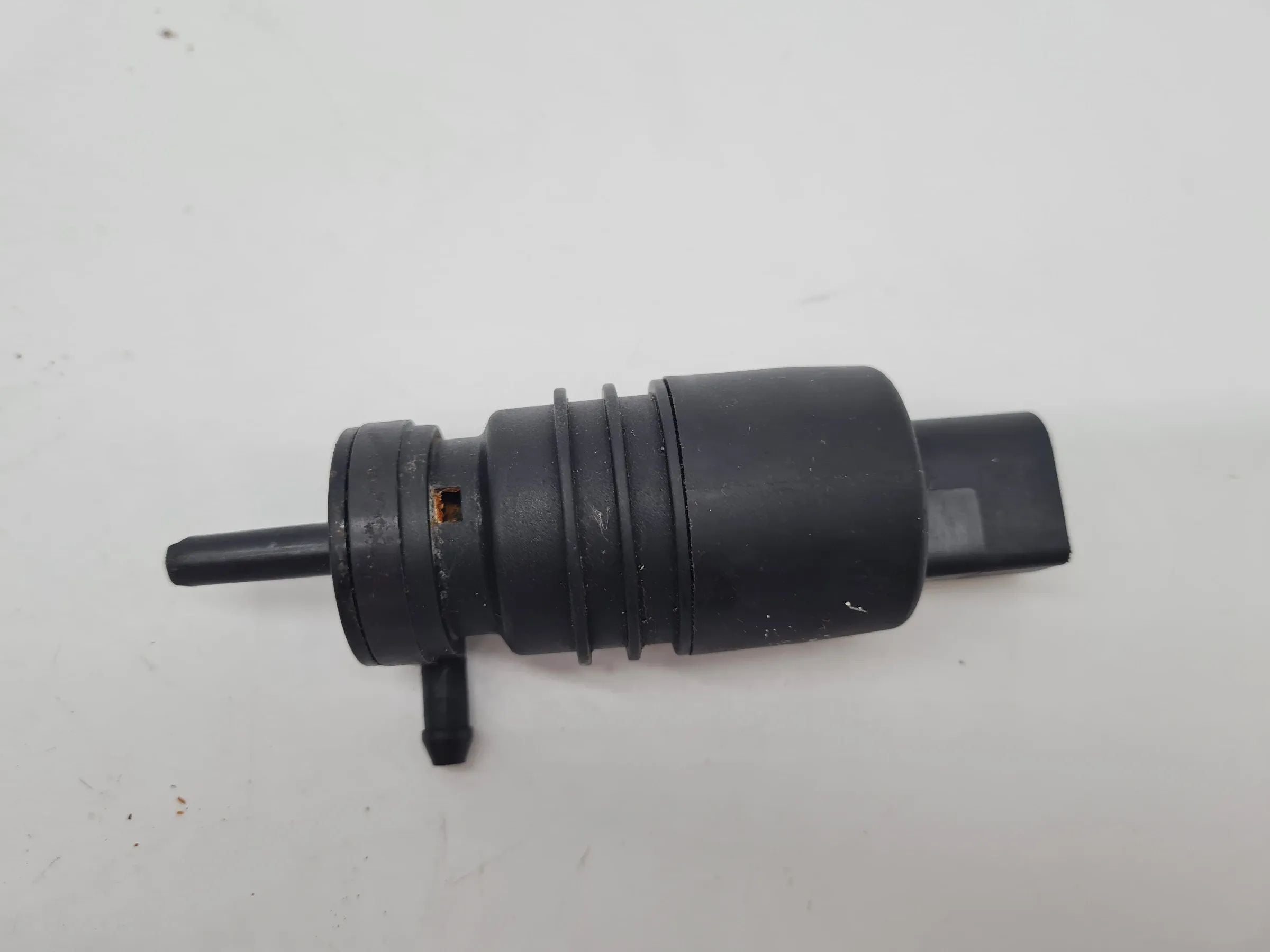 Original Audi A6 (4B2/4B4) Wischwasserpumpe 24200474