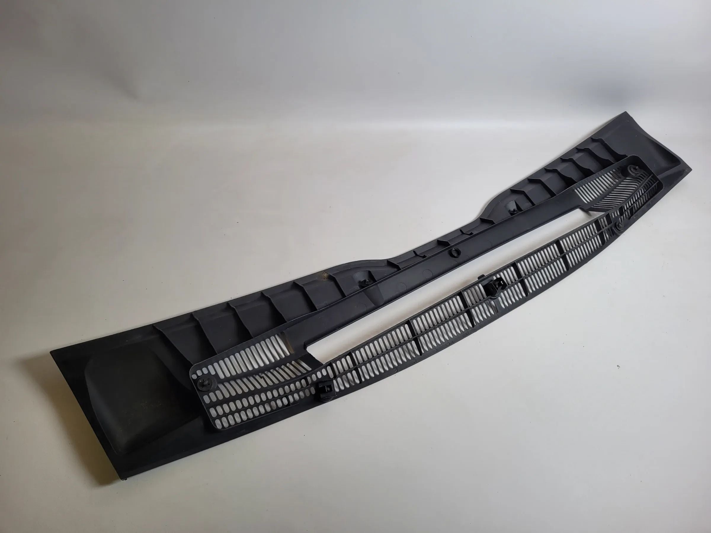 Original BMW X5 (E53) Windlauf Abdeckung 64.31-8409048