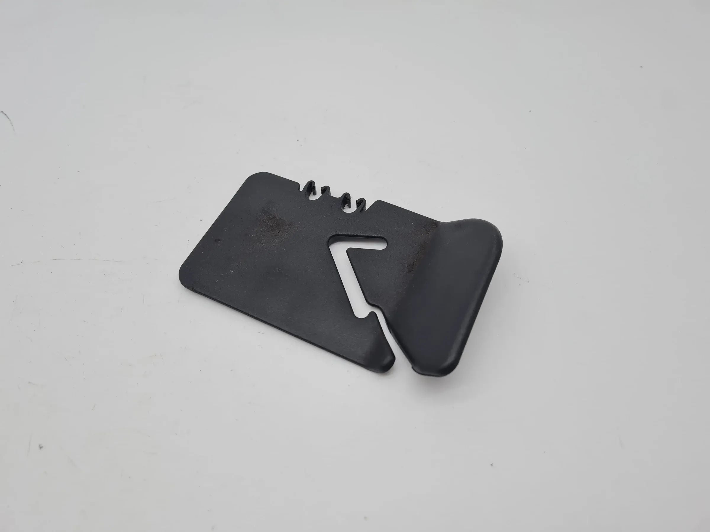Original Audi A6 (4B2/4B4) Abdeckun Gurtschnalle Gurt Hinten Rechts 4B0857798