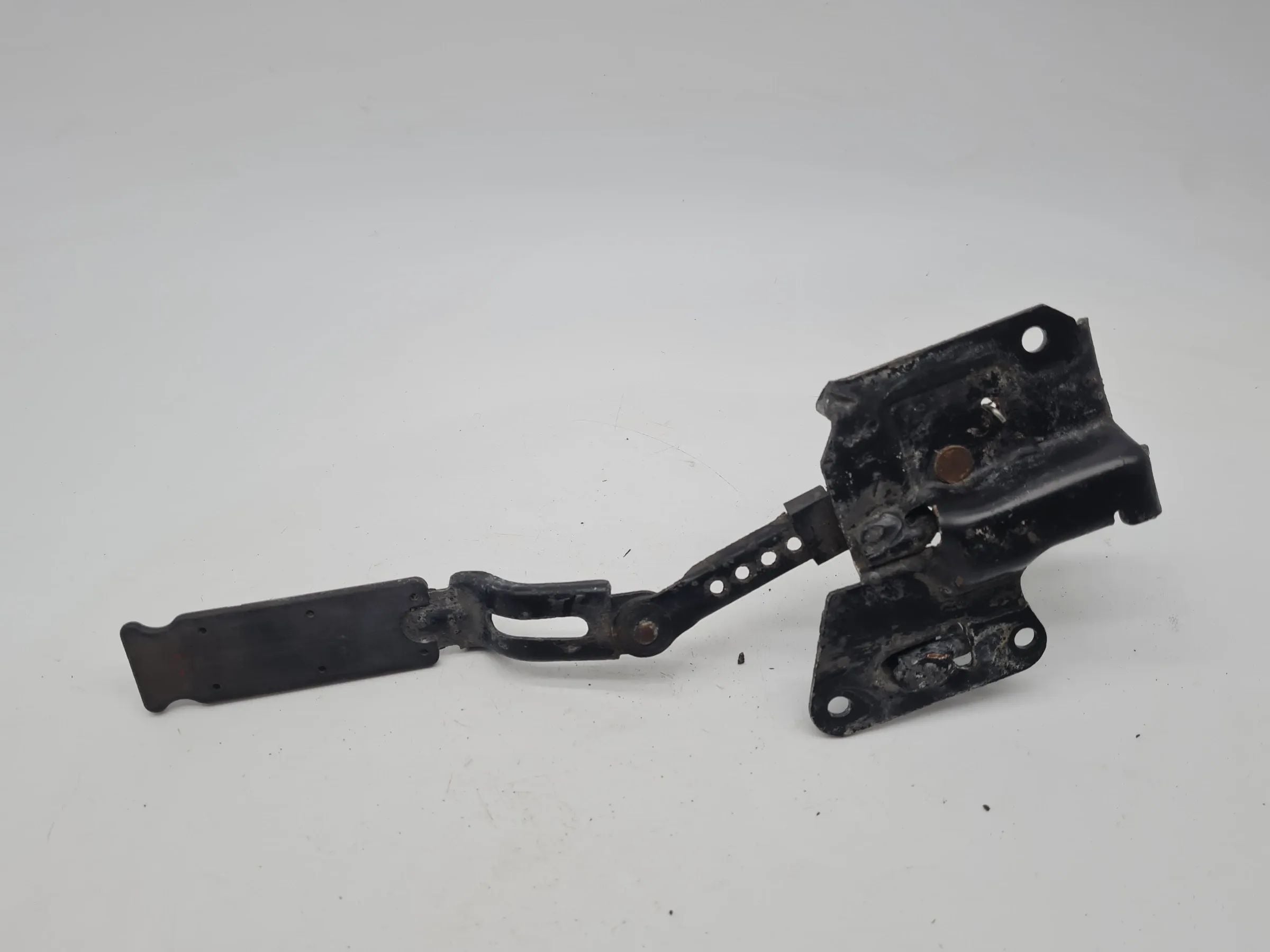 Original Audi A6 (4B2/4B4) Motorhaube Fanghaken 4B0823480C