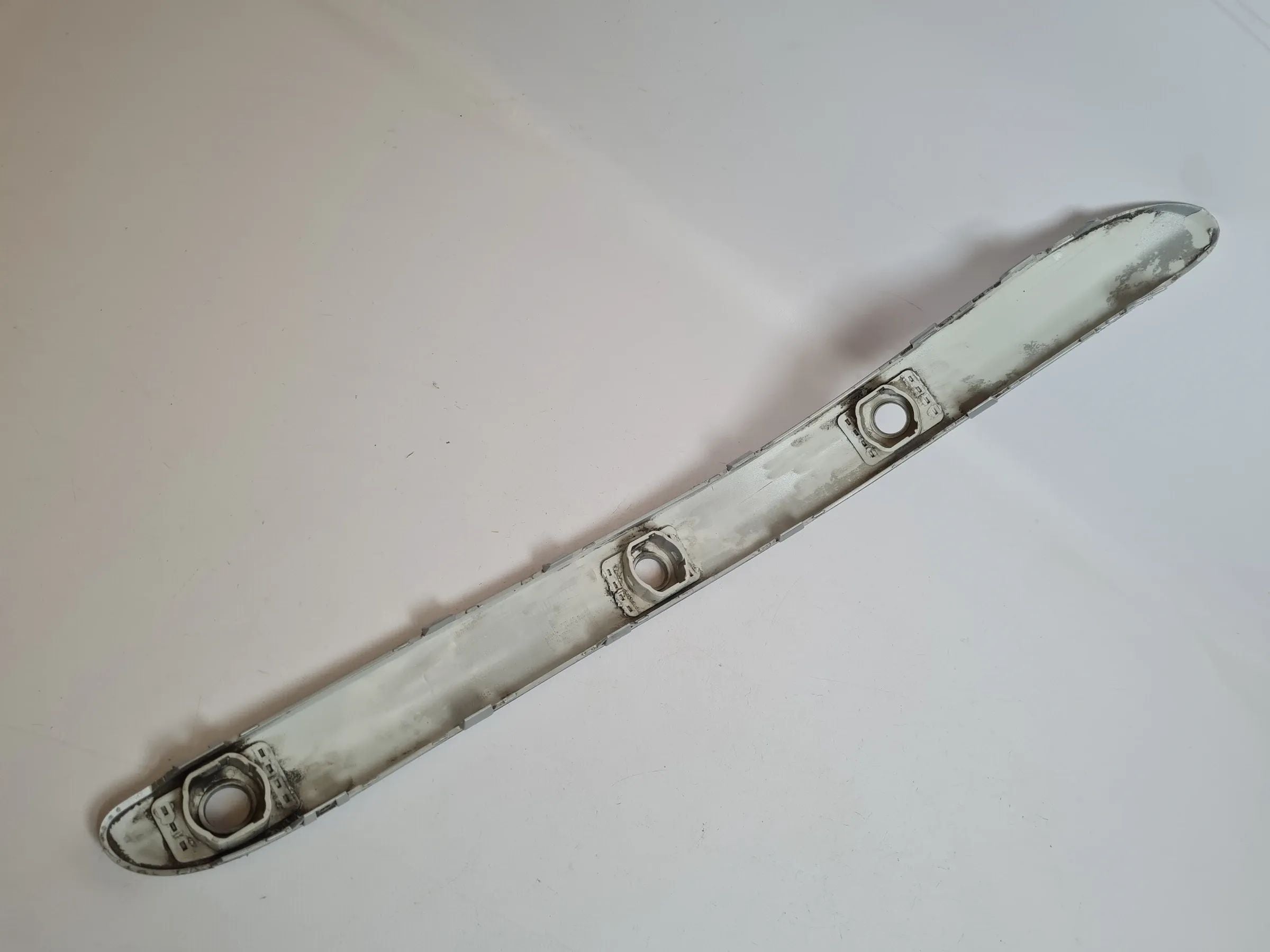 Original Mercedes-Benz C-Klasse (W203) Zierleiste Stoßstange Links A2038854321