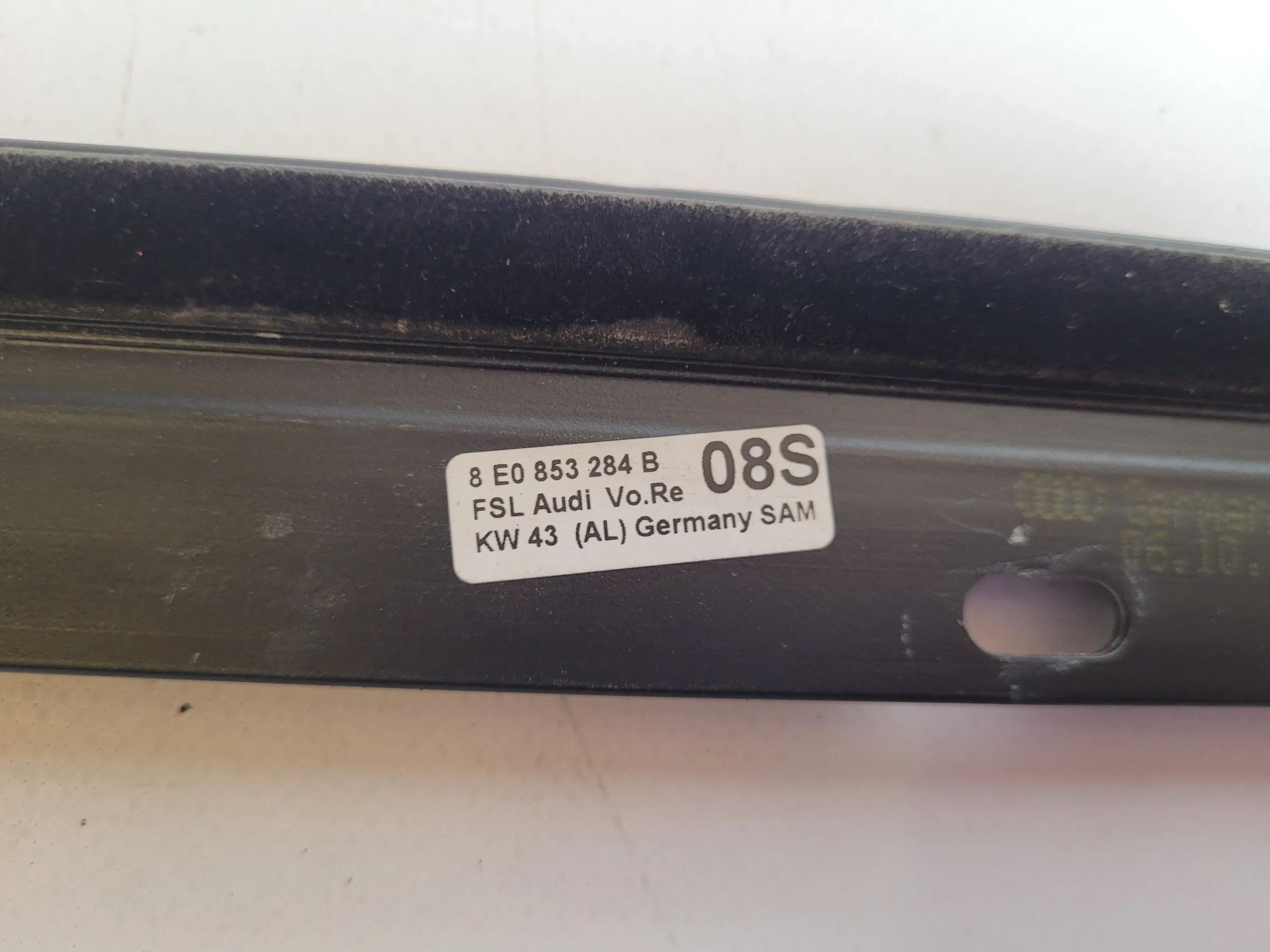 Original Audi A4 (8E/B6/B7) S-Line Dichtung Fensterleiste Rechts 8E0853284B