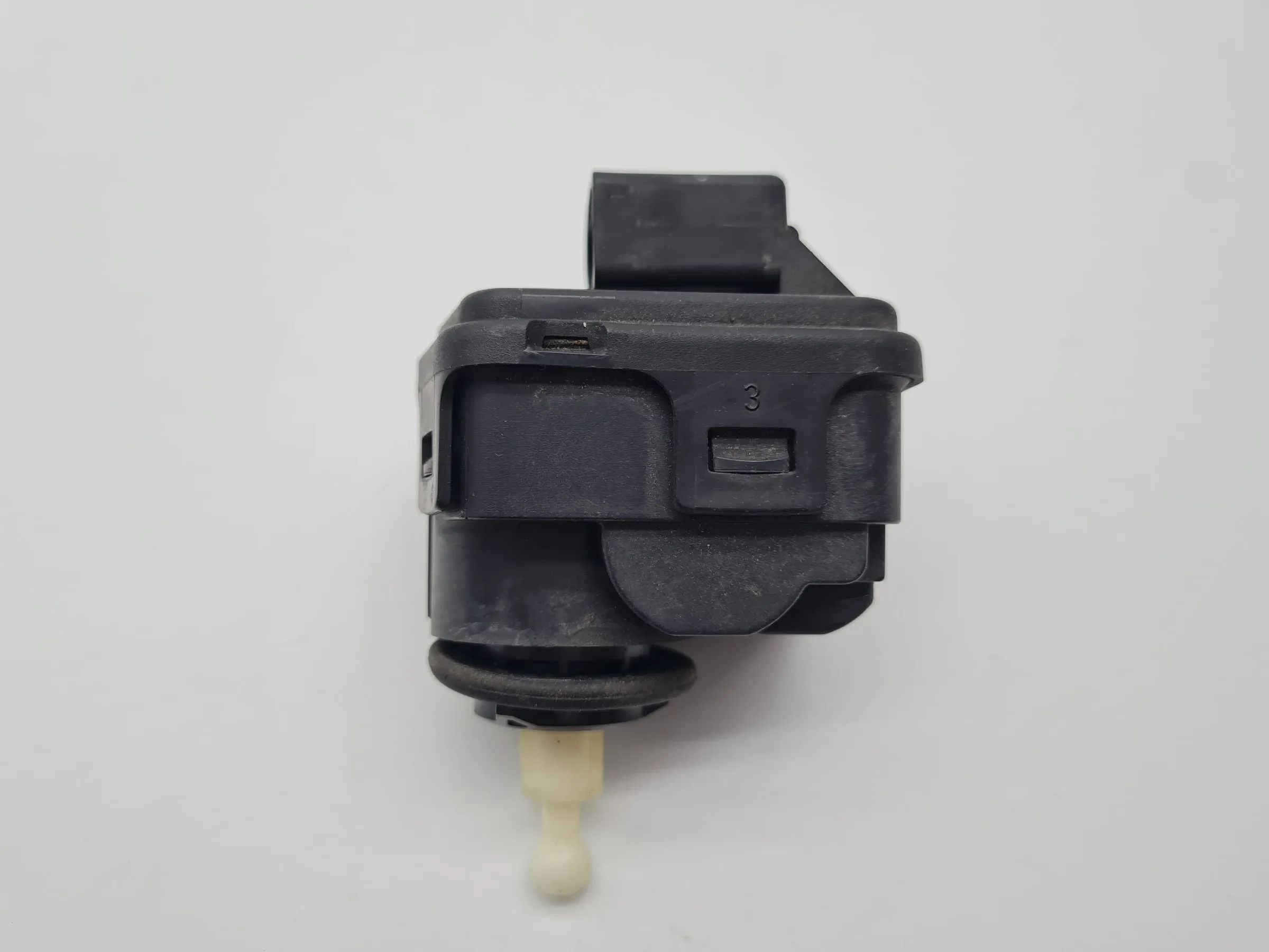 Original Audi A 3 (8L) Stellmotor Scheinwerfer LWR L/R 8L0941295 / 007 282-13