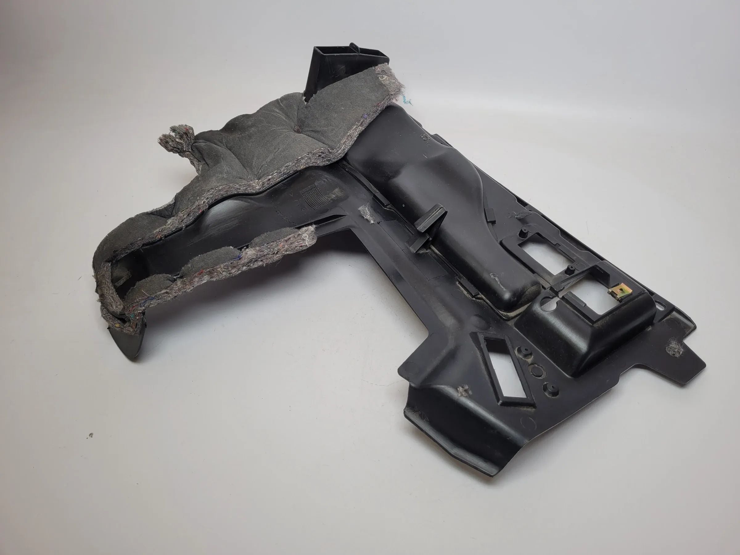 Original Mercedes-Benz C-Klasse (W203) Fußraumverkleidung Links A2036804739