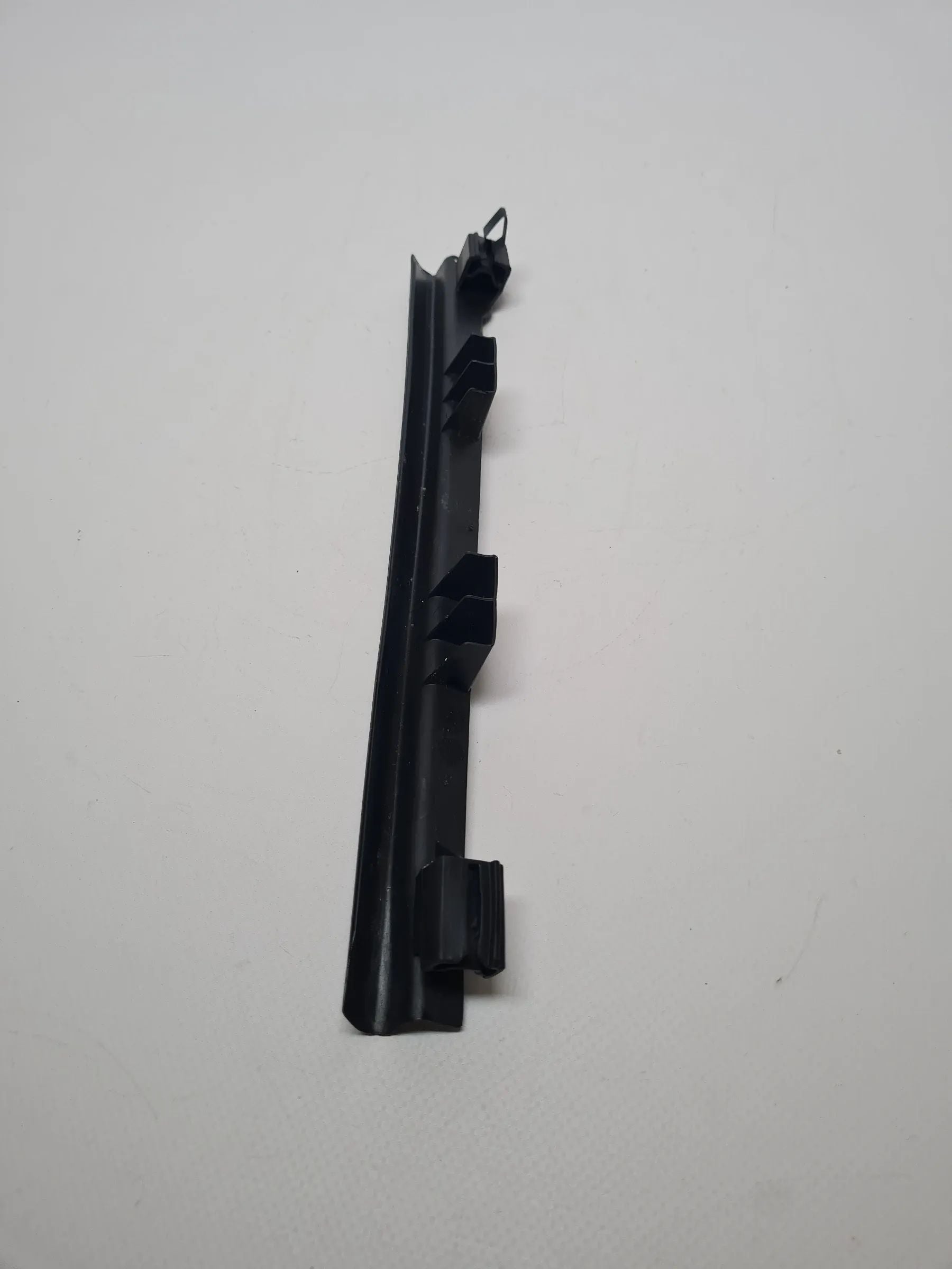 Original Audi A4 (8E/B6/B7) Verkleidung Armaturenbrett Fußraum Links 8e0868203