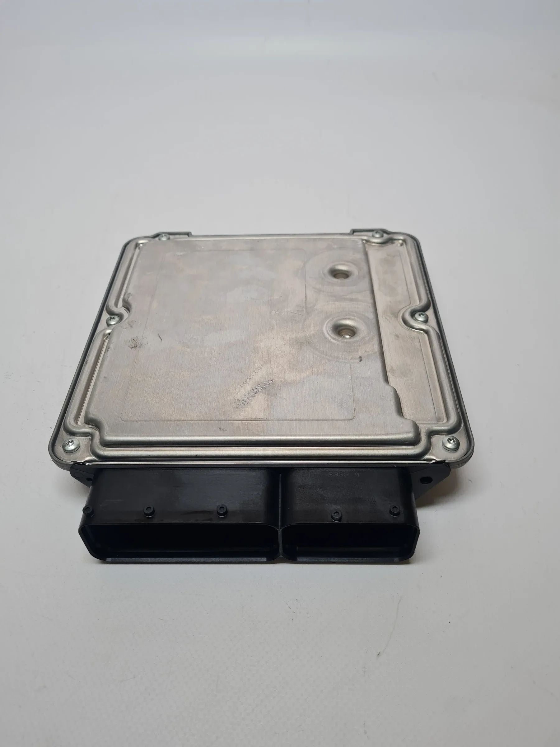 Original Audi A4 (8E/B6) Steuergerät Motor AWA 8e1910018