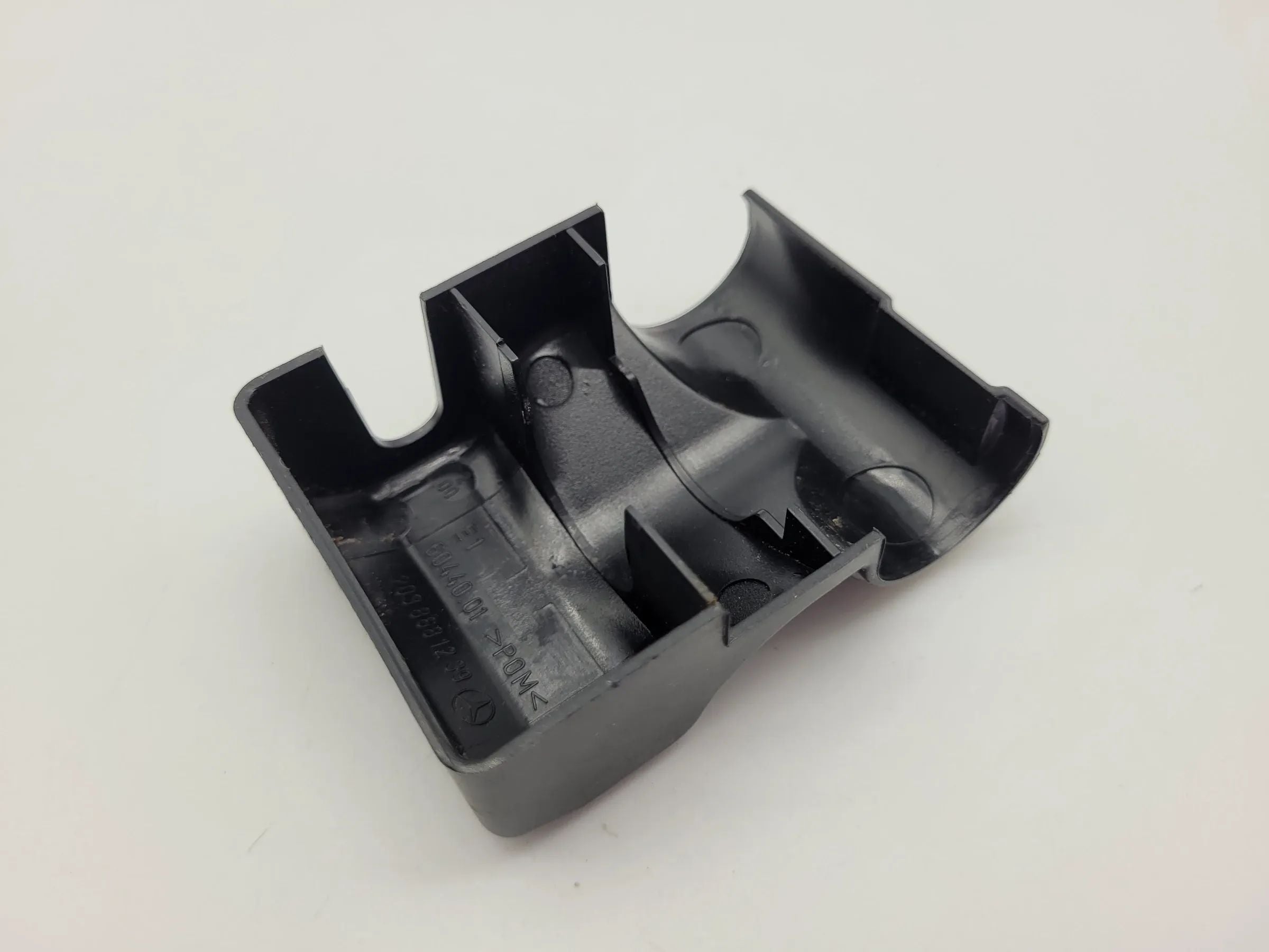 Original Mercedes-Benz C-Klasse (W203) Sicherheitsgurtbezug Rechts 60440.01