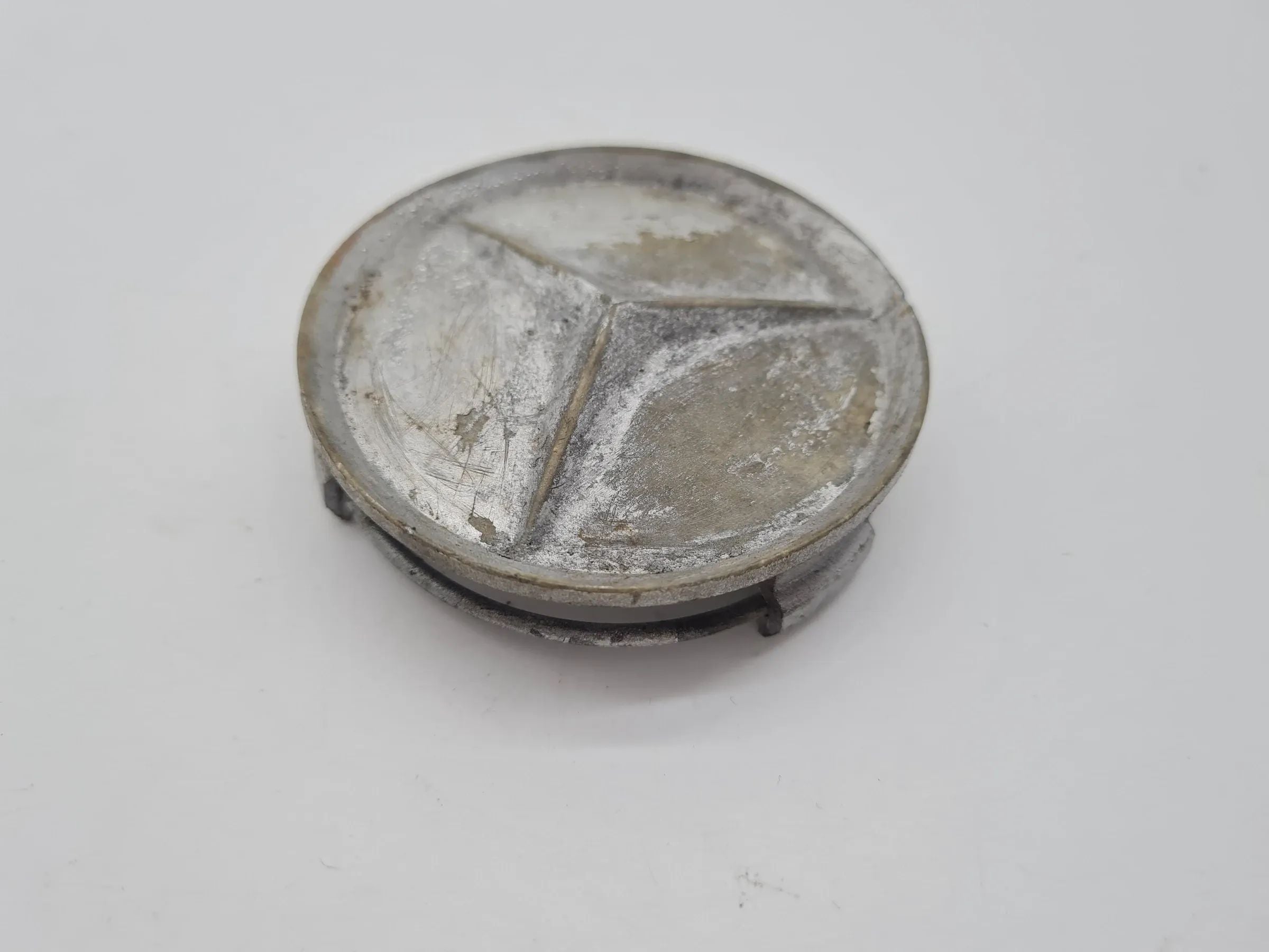 Original Mercedes-Benz (W201/W210/W211) Nabendeckel A2014010225