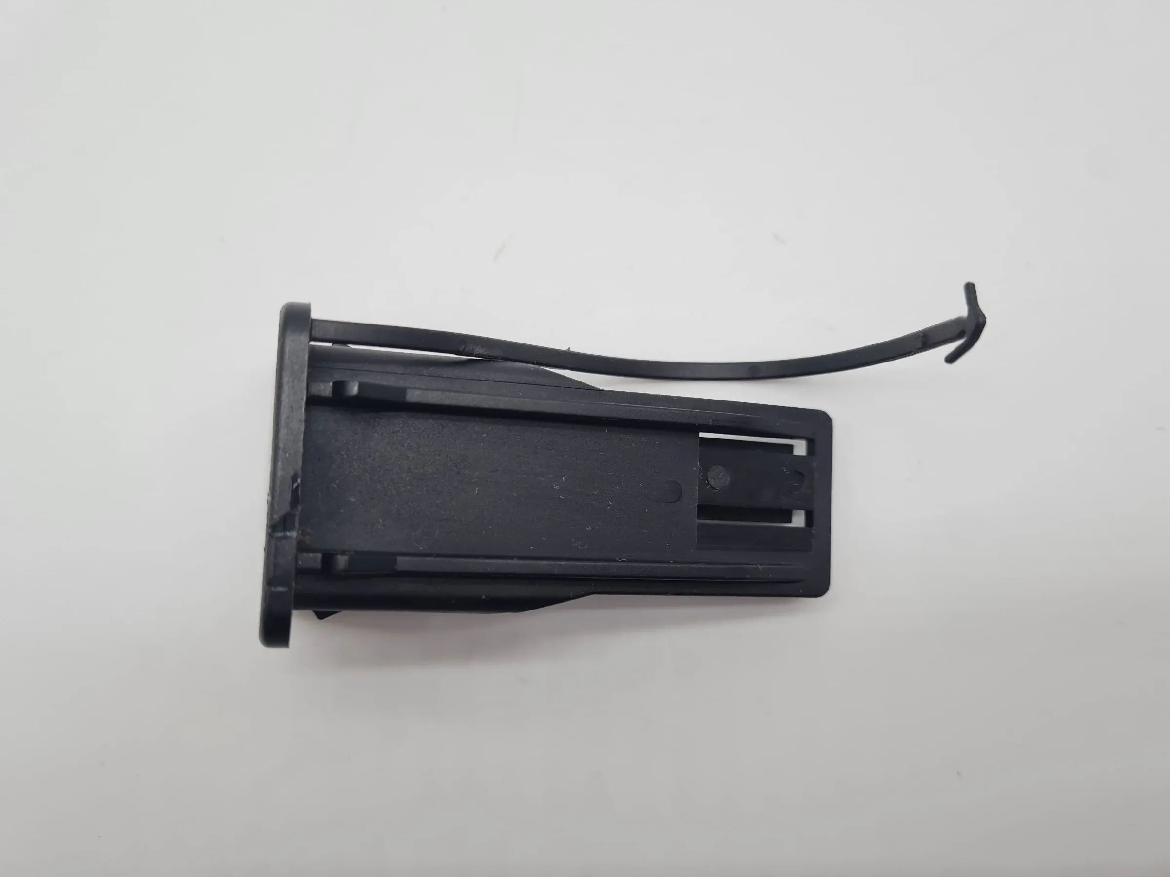 Original BMW 3er (E90/E91) Deckel Abdeckung Flashadapter Links 6919391