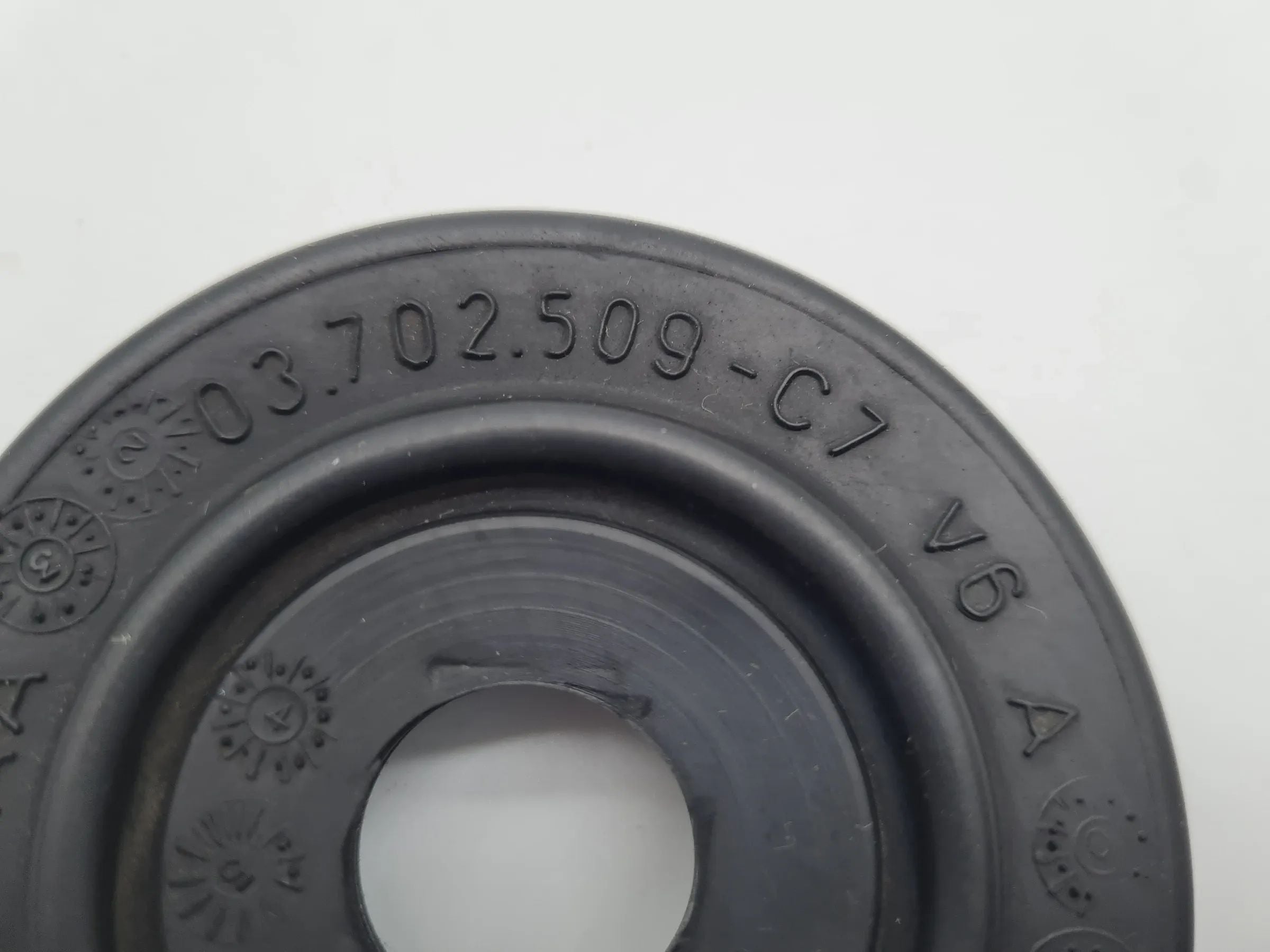 Original Ford Fiesta III 3 (GFJ) Scheinwerfer Gummi Abdeckung L/R 89FG13K060AA