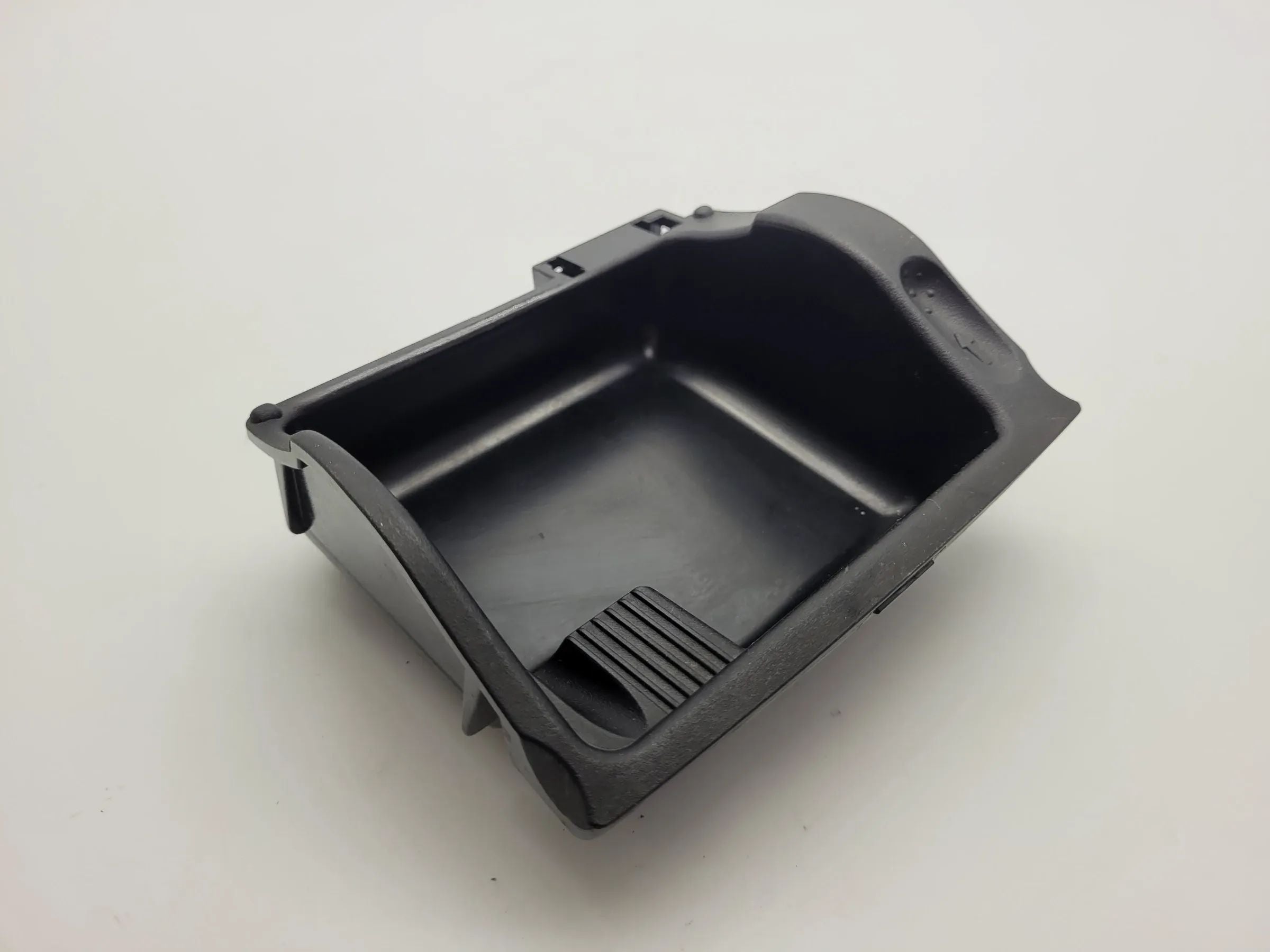 Original Mercedes-Benz C-Klasse T Modell (S203) Aschenbechereinsatz A2036800130