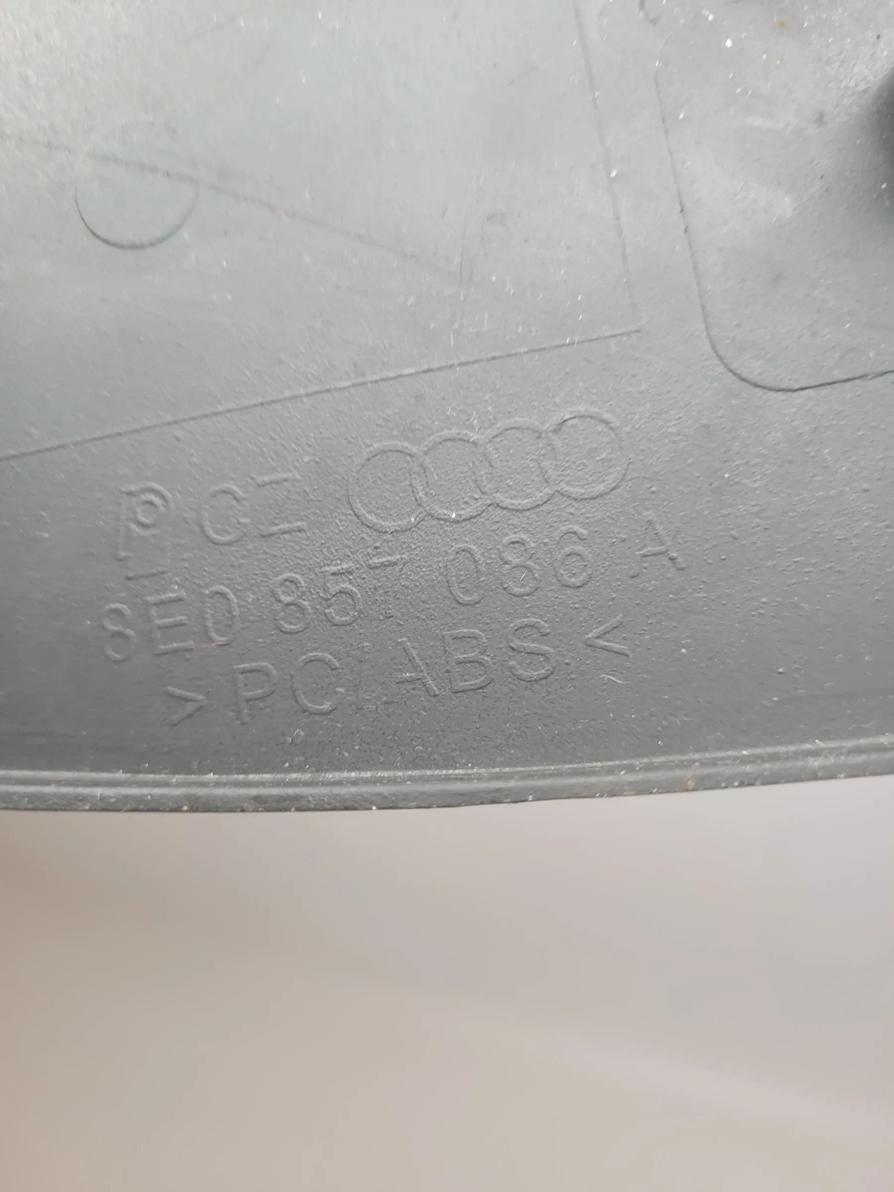 Original Audi A4 (8E/B6/B7) Verkleidung Armaturenbrett Rechts 8e0857086a